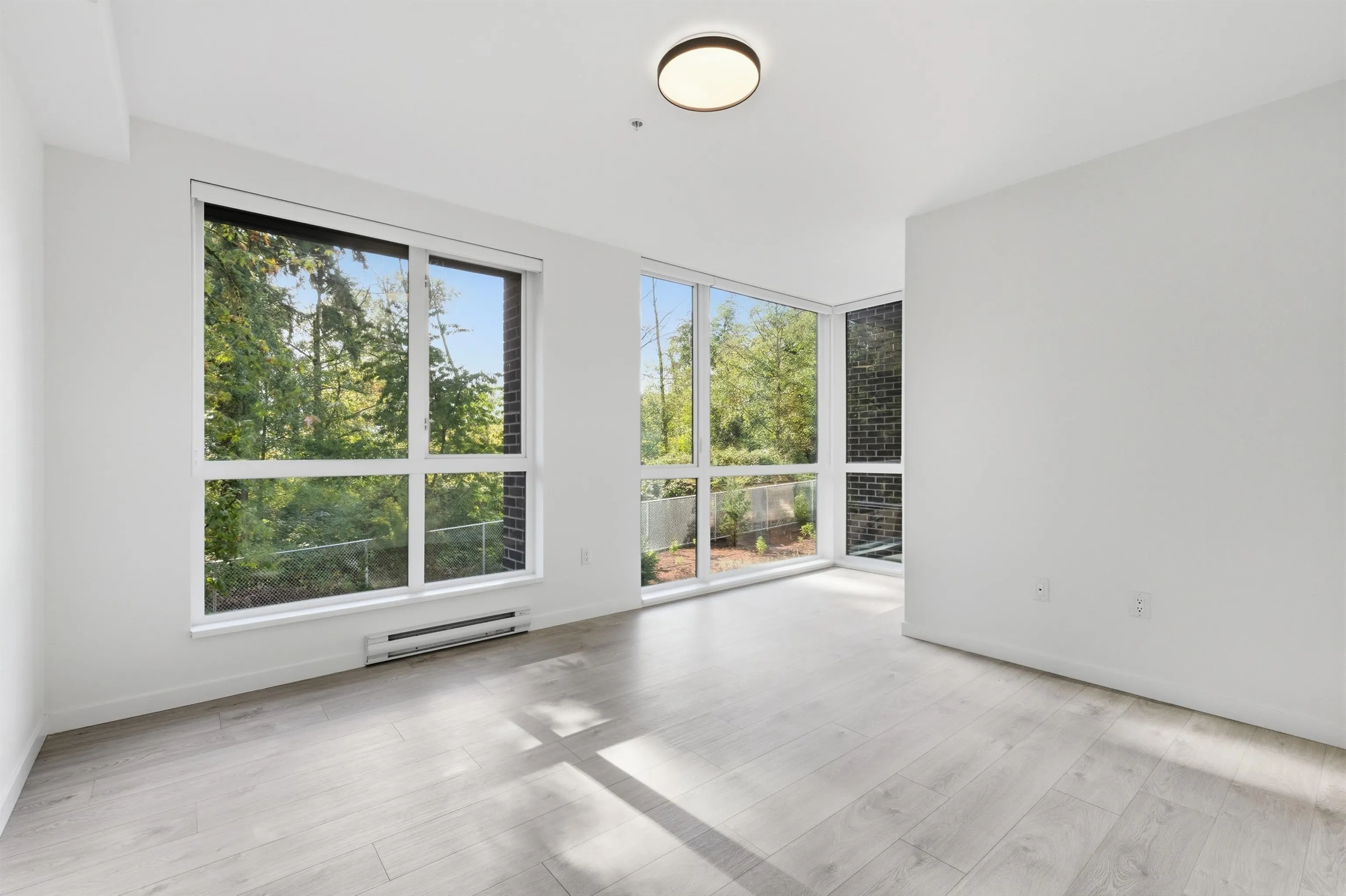 6585 195a Street #102