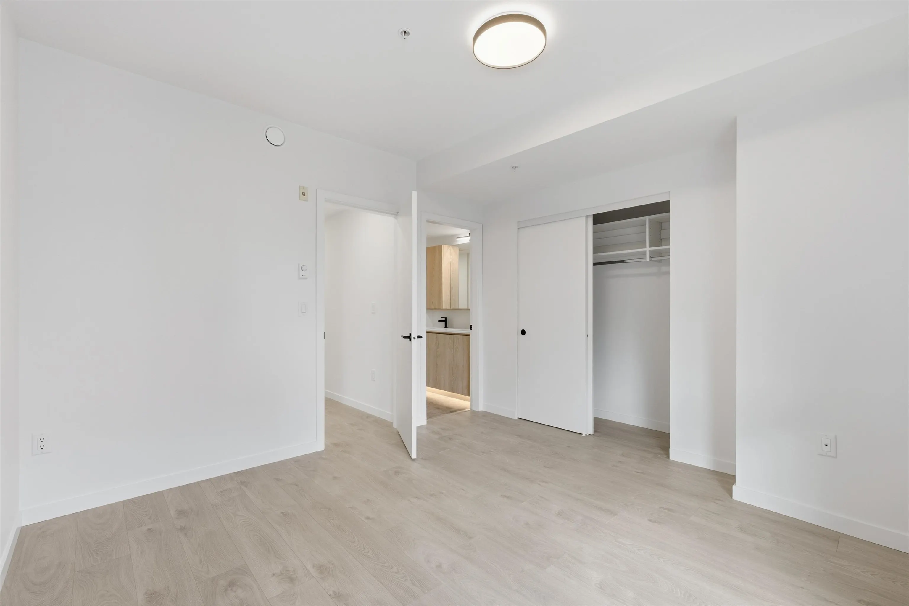 6585 195a Street #102