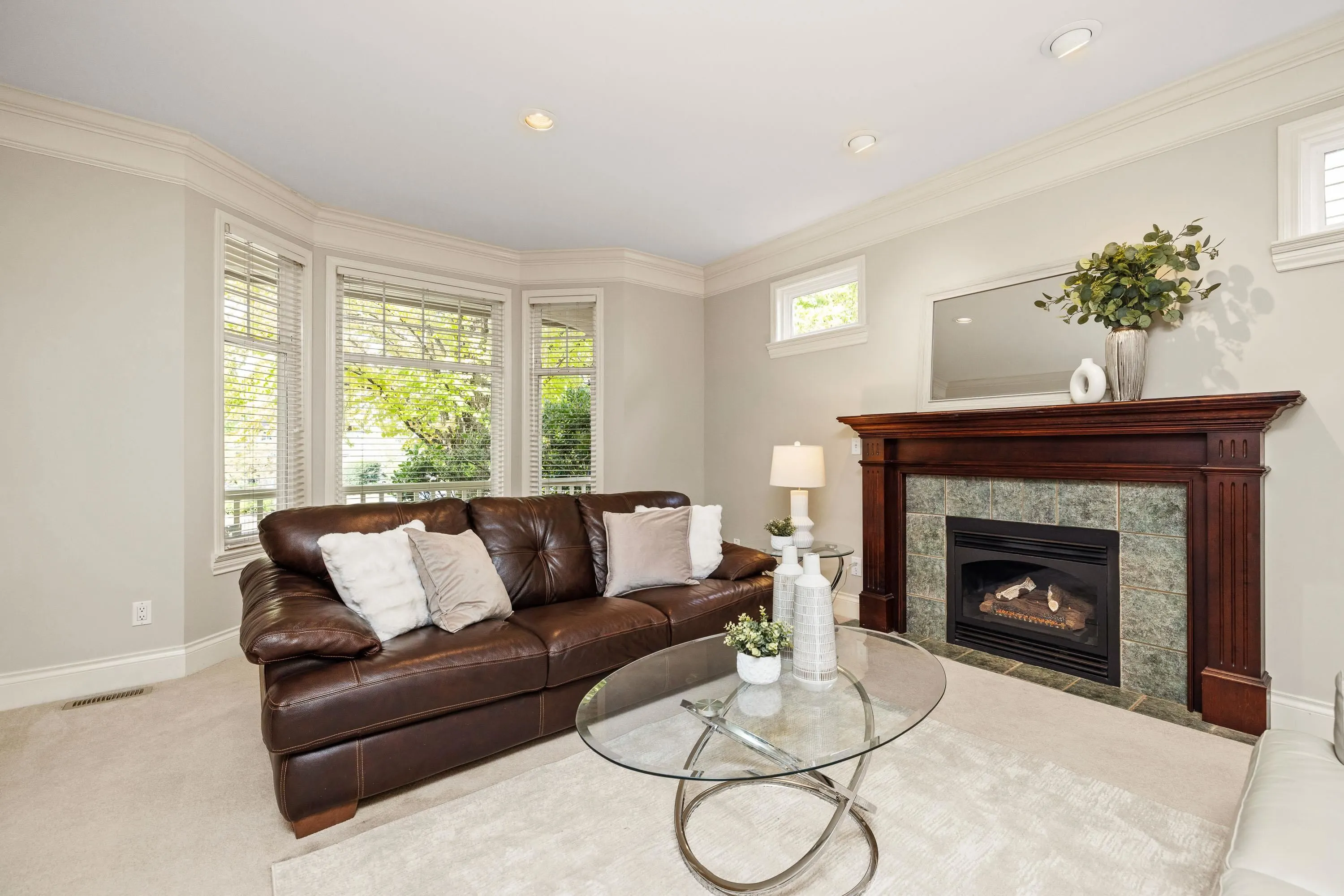 21646 Murray's Crescent