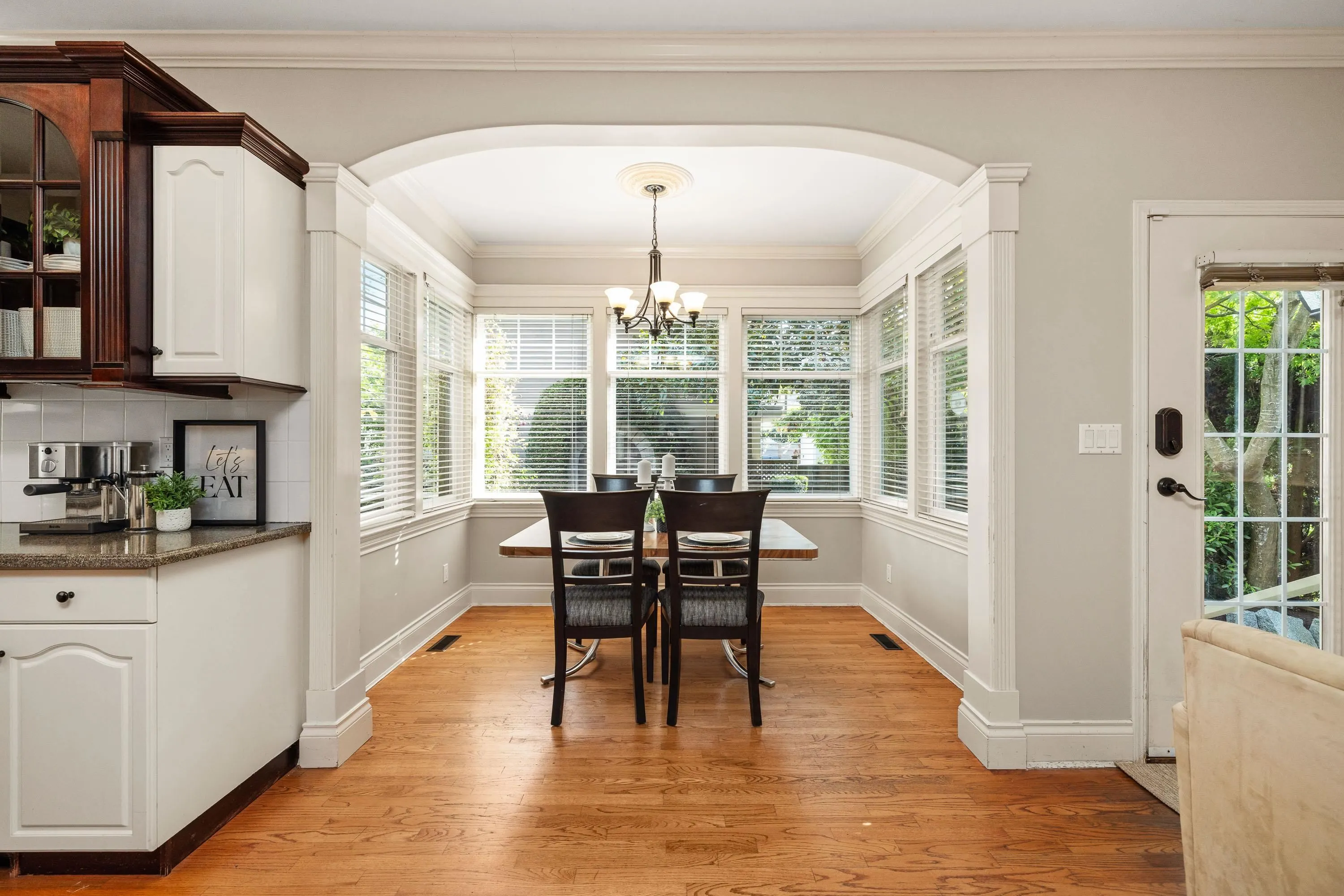 21646 Murray's Crescent