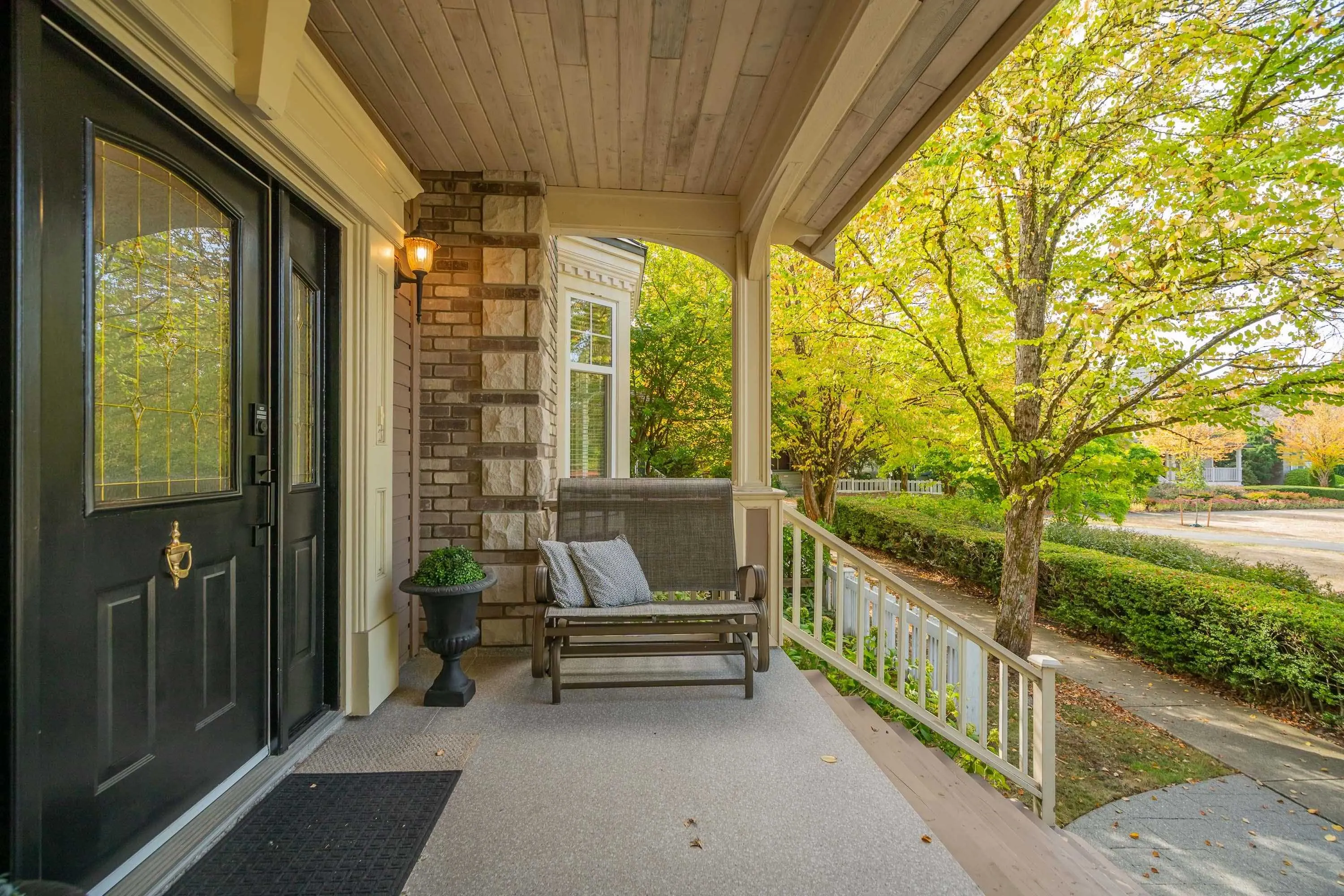 21646 Murray's Crescent