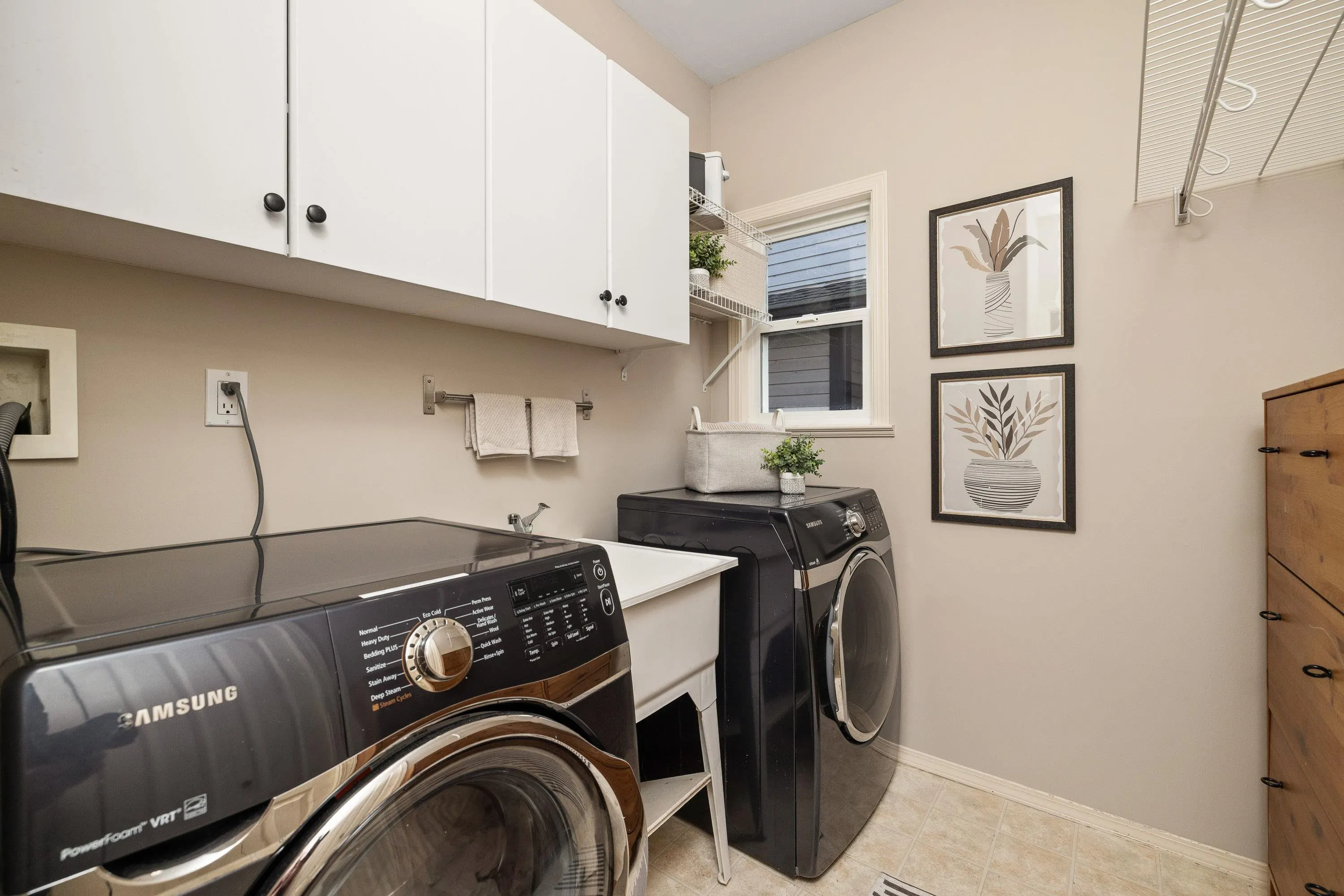 21646 Murray's Crescent