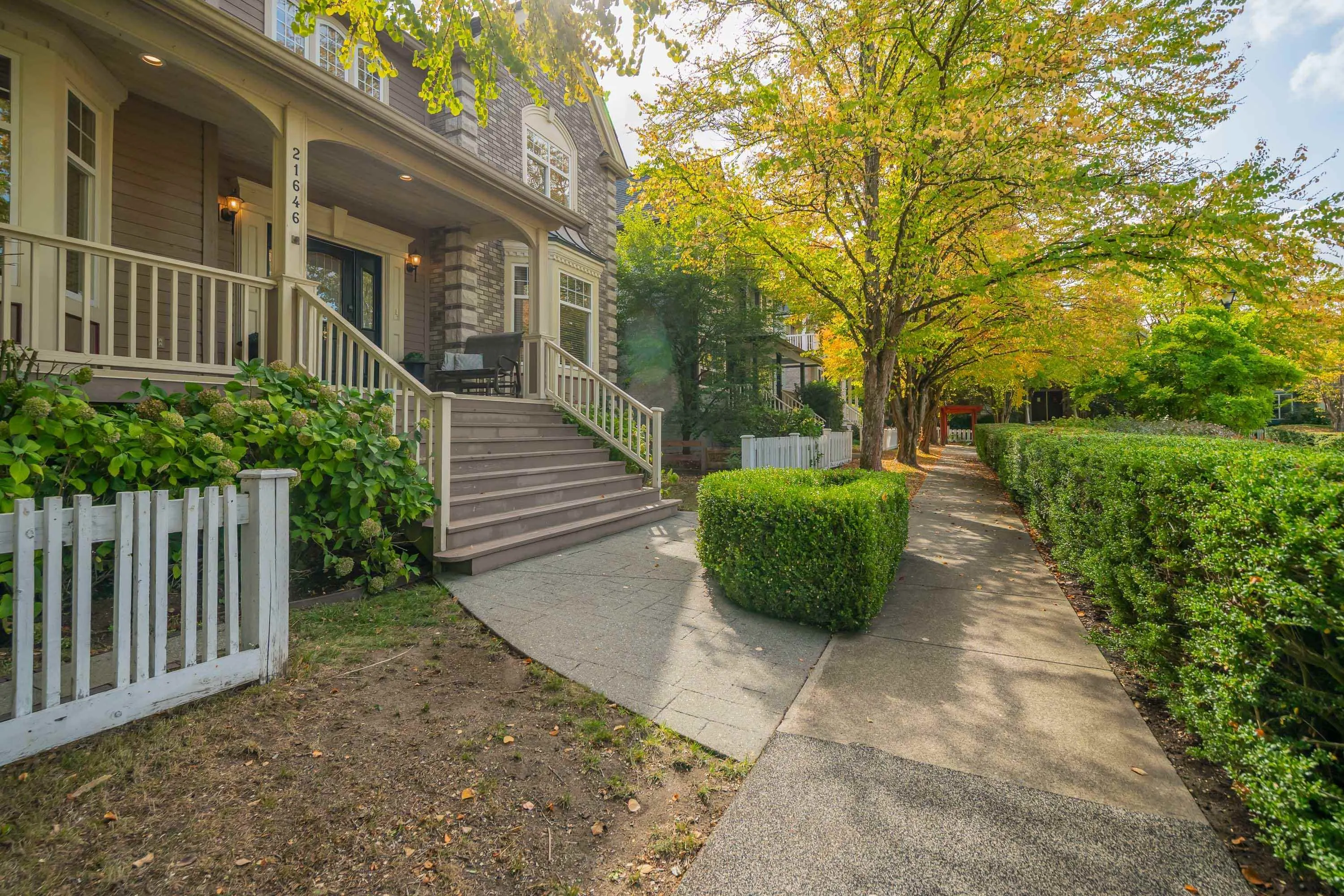 21646 Murray's Crescent