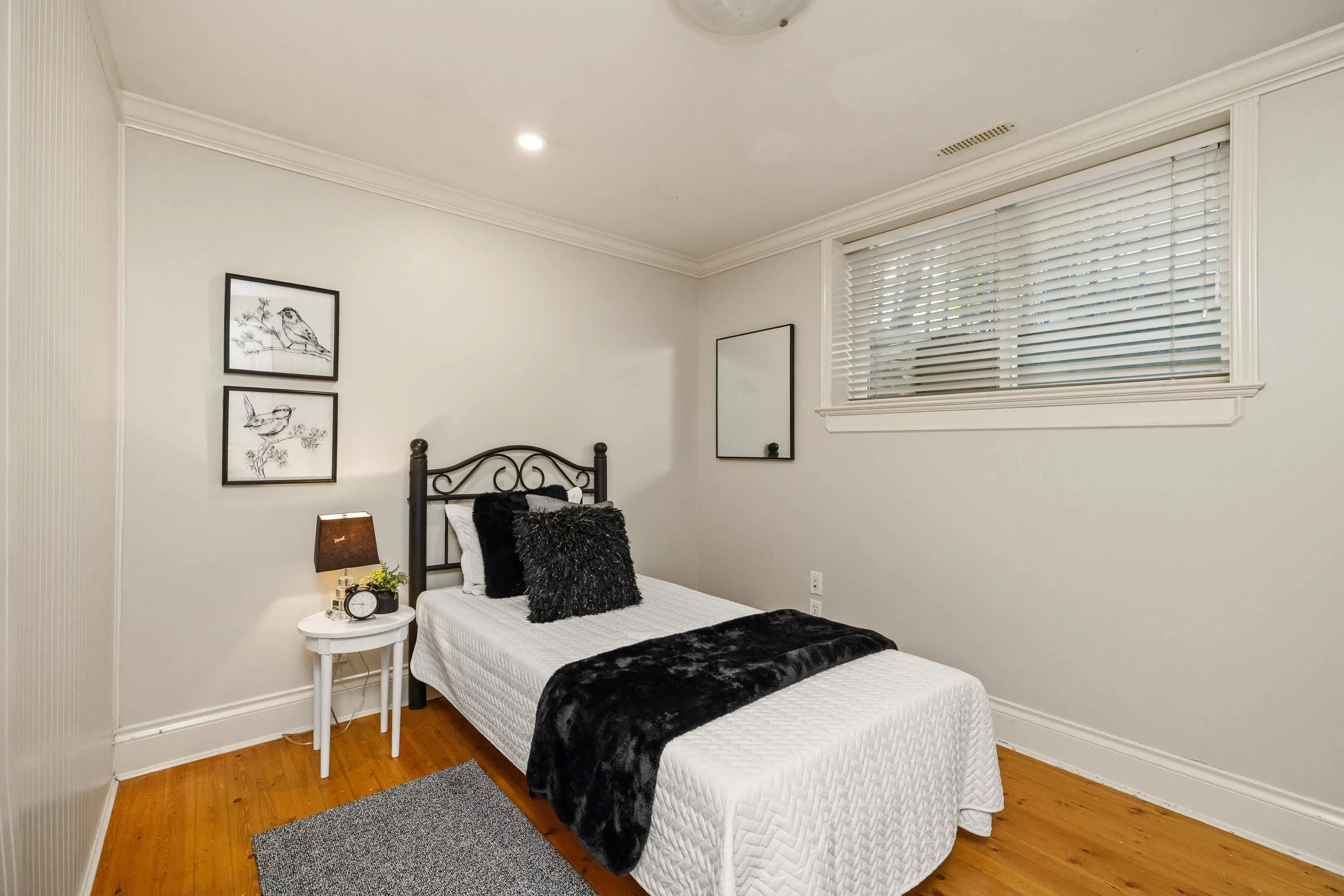 21646 Murray's Crescent