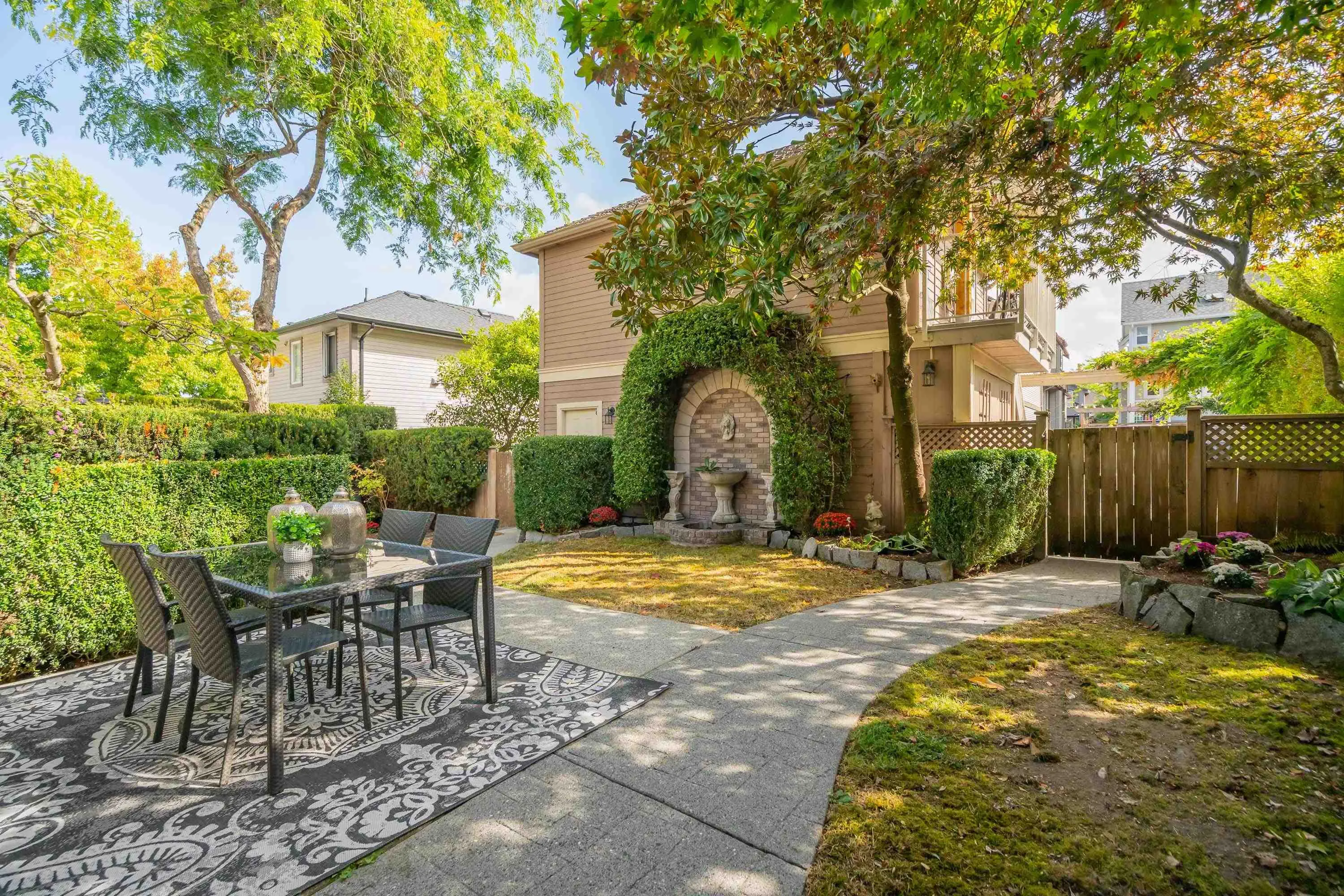 21646 Murray's Crescent