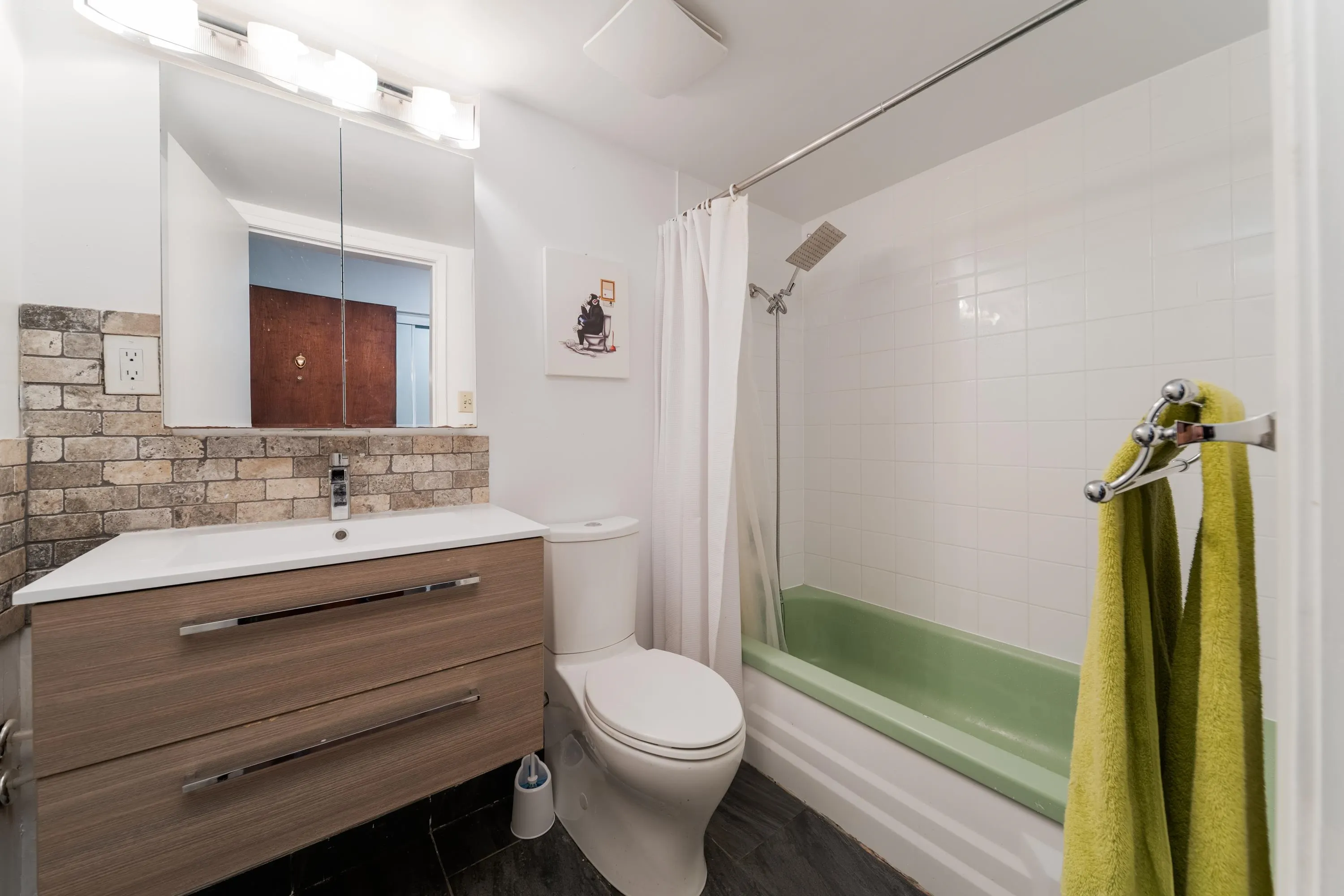 1850 Comox Street #203