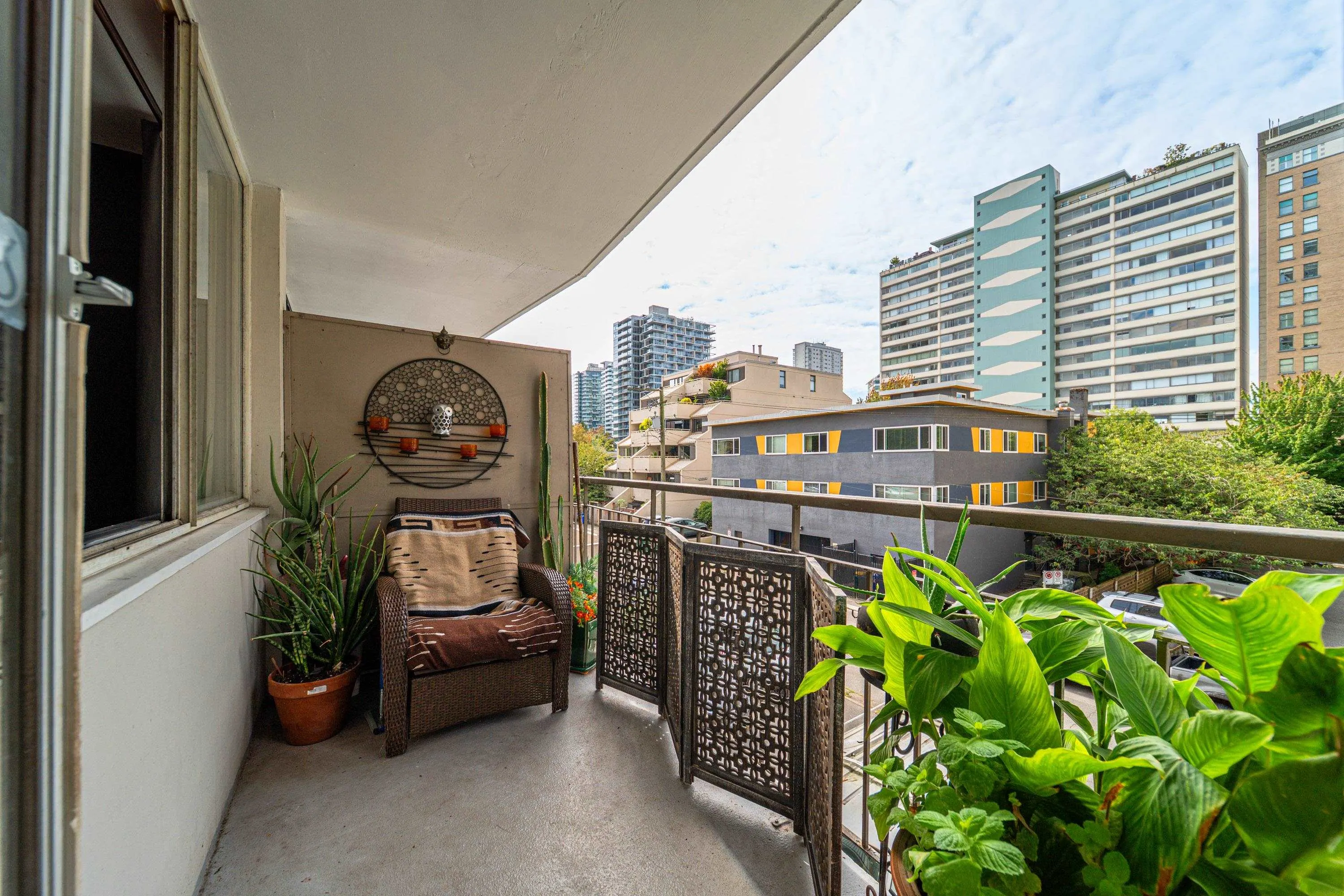 1850 Comox Street #203