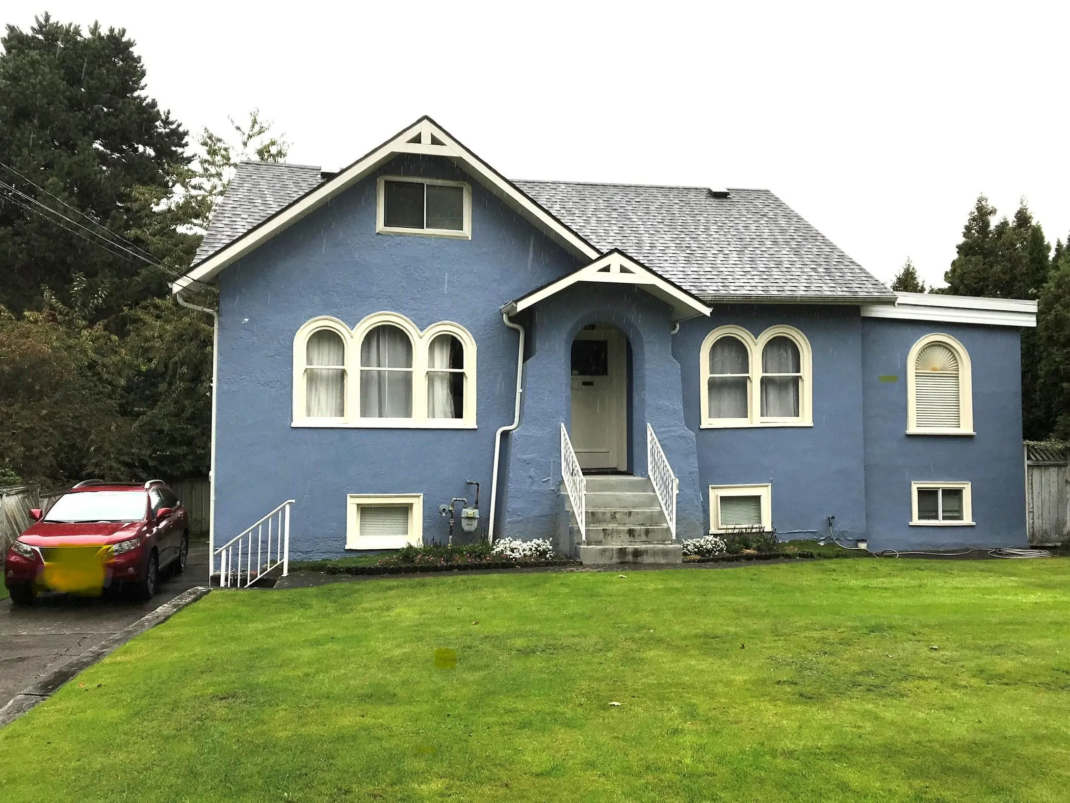579 W 24th Avenue