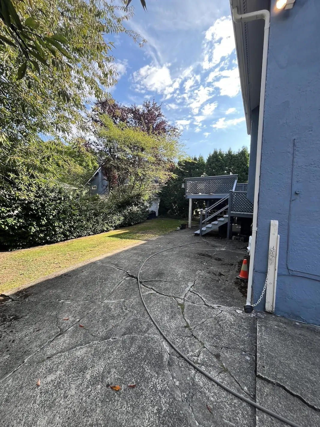 579 W 24th Avenue