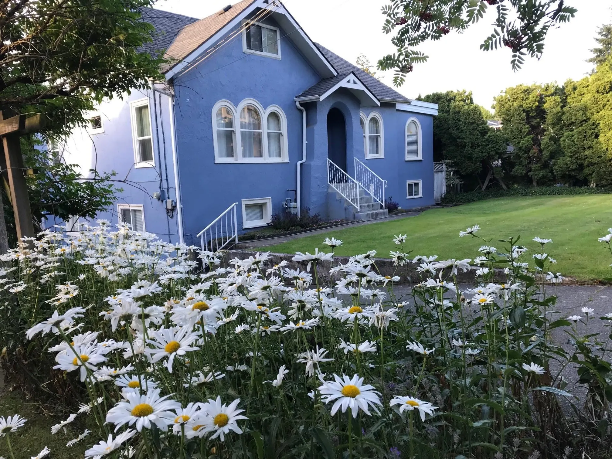 579 W 24th Avenue