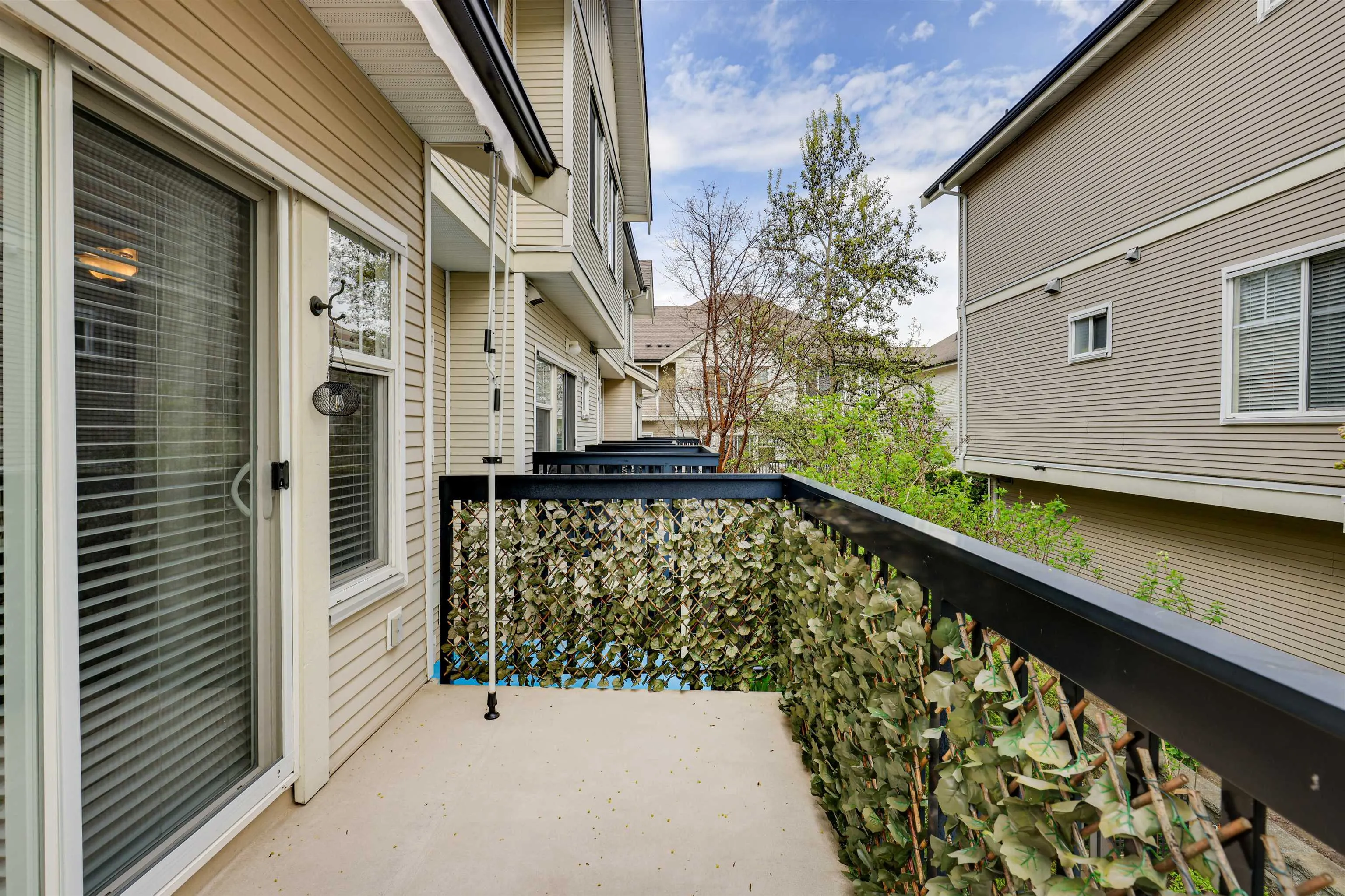 21535 88 Avenue #37