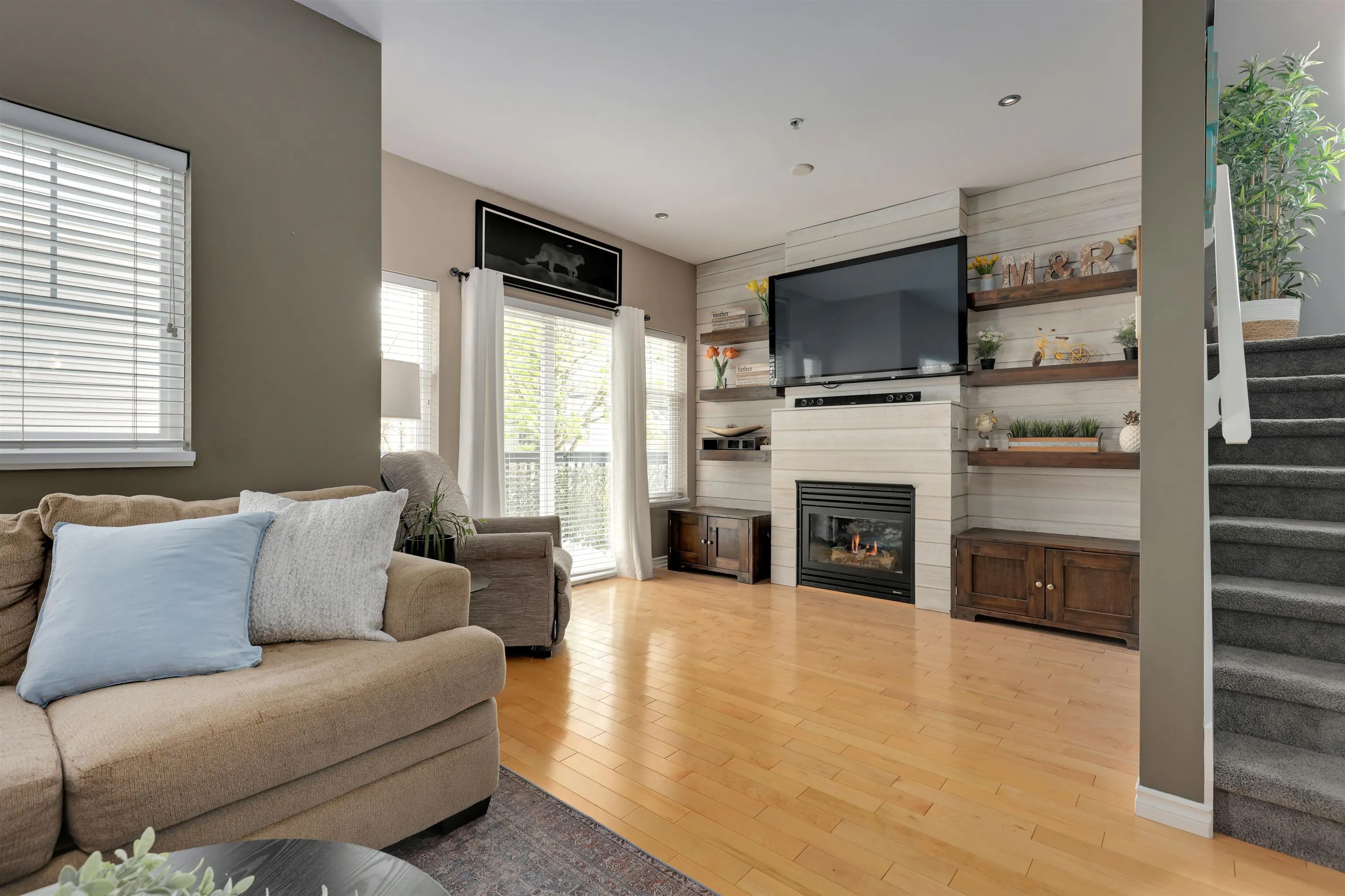 21535 88 Avenue #37