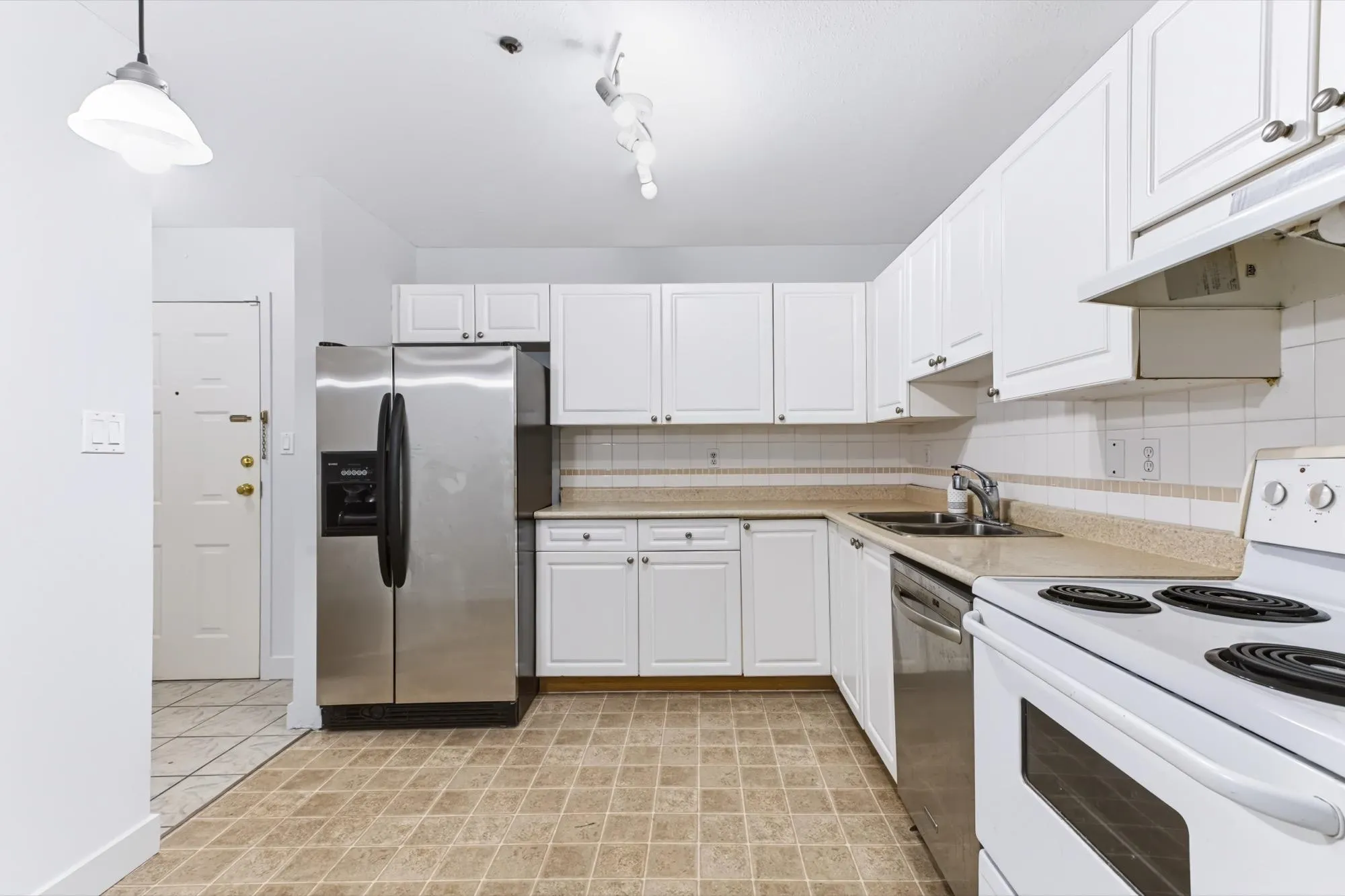 1310 Cariboo Street #612