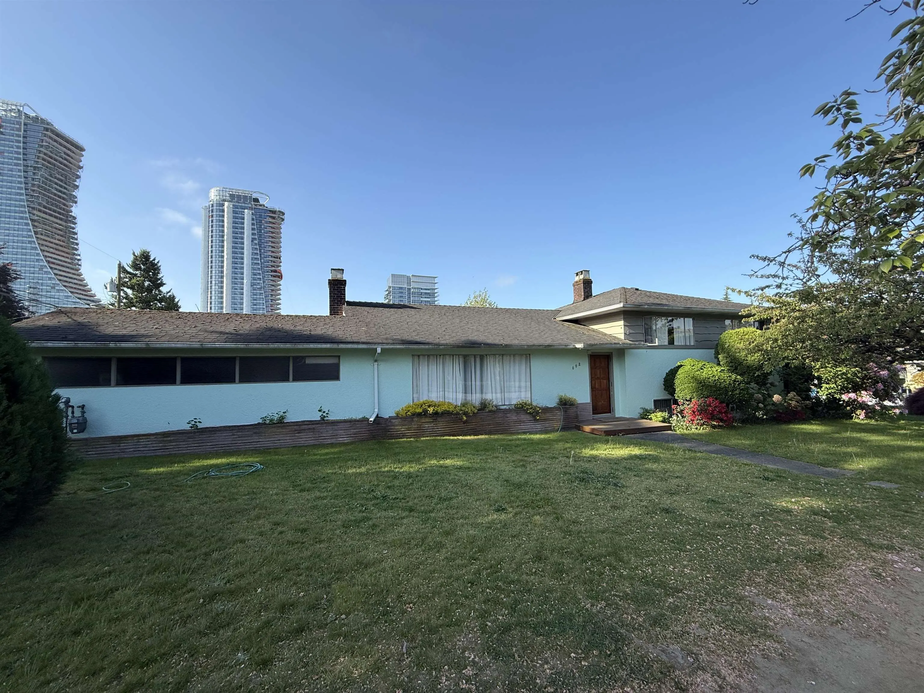 692 W 39th Avenue