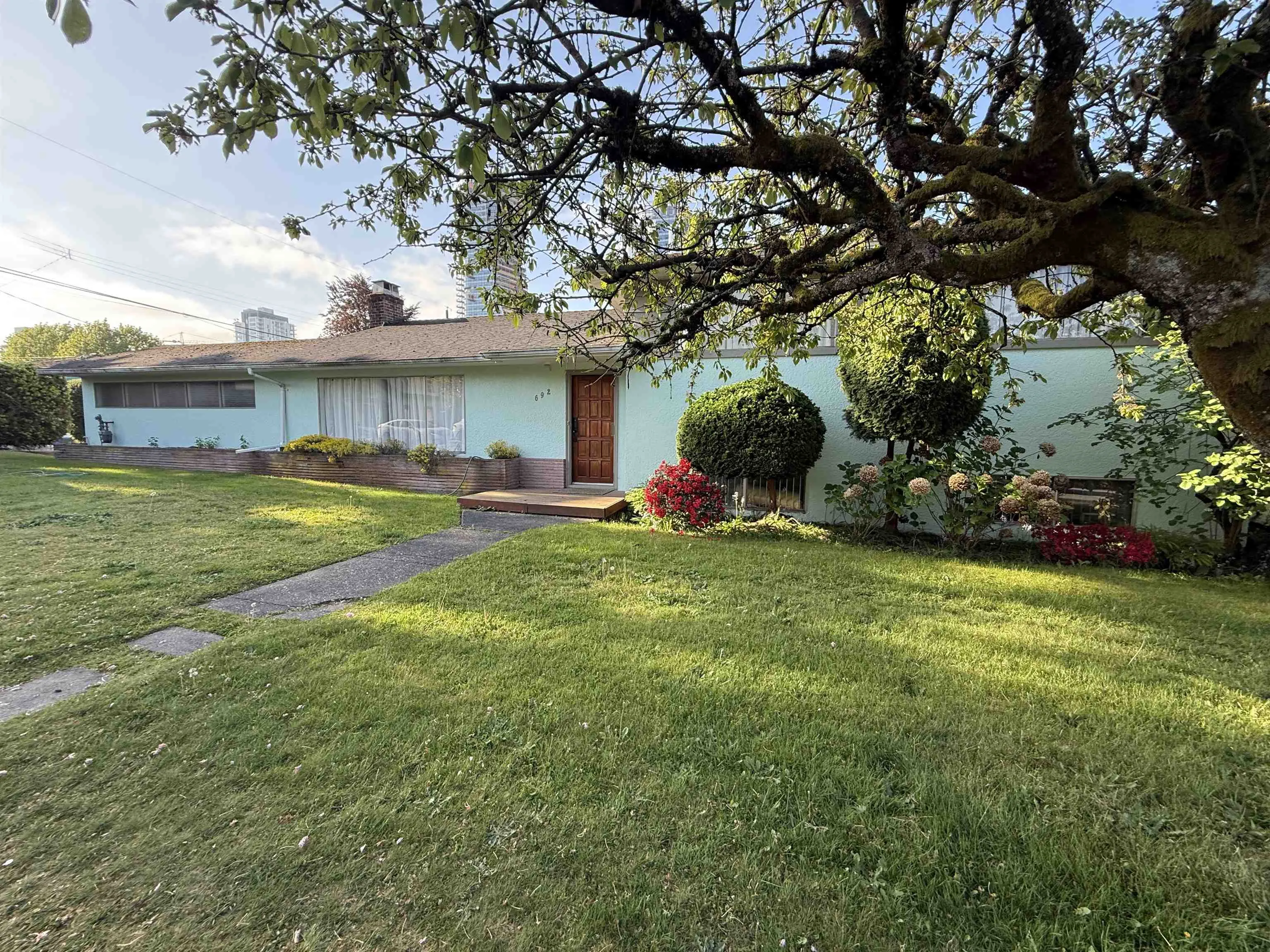 692 W 39th Avenue