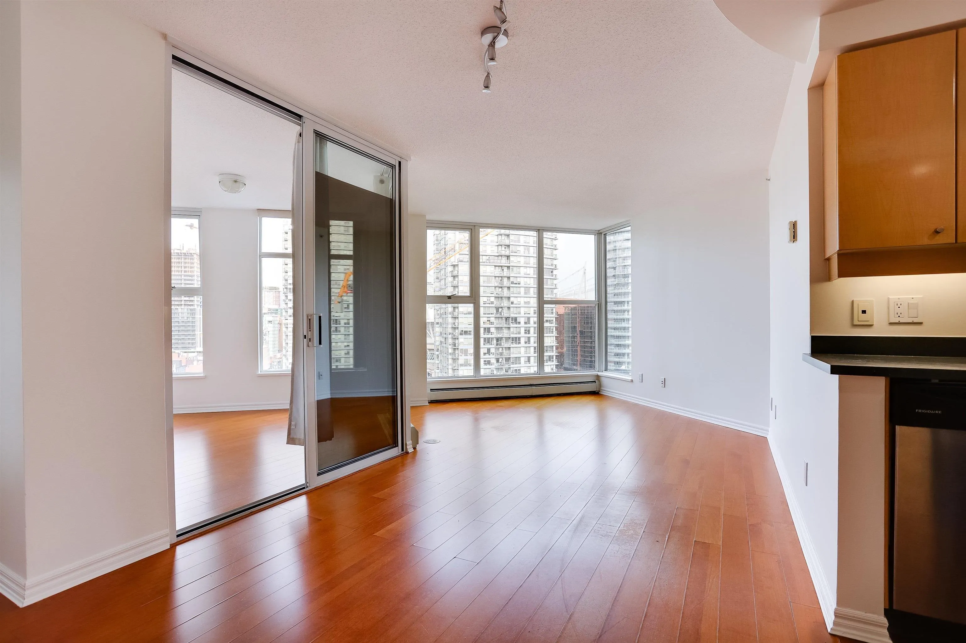 1009 Expo Boulevard #2008