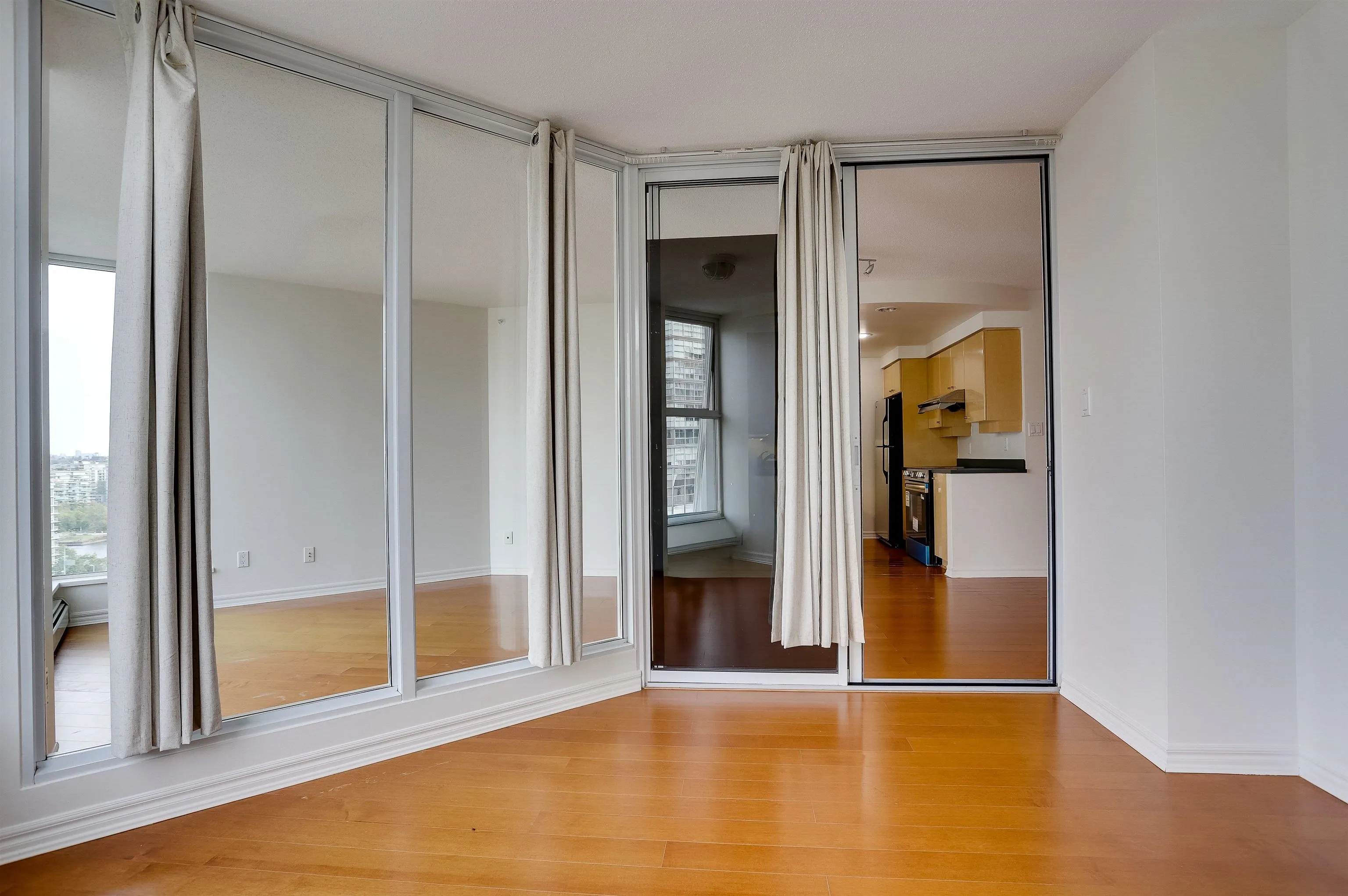 1009 Expo Boulevard #2008