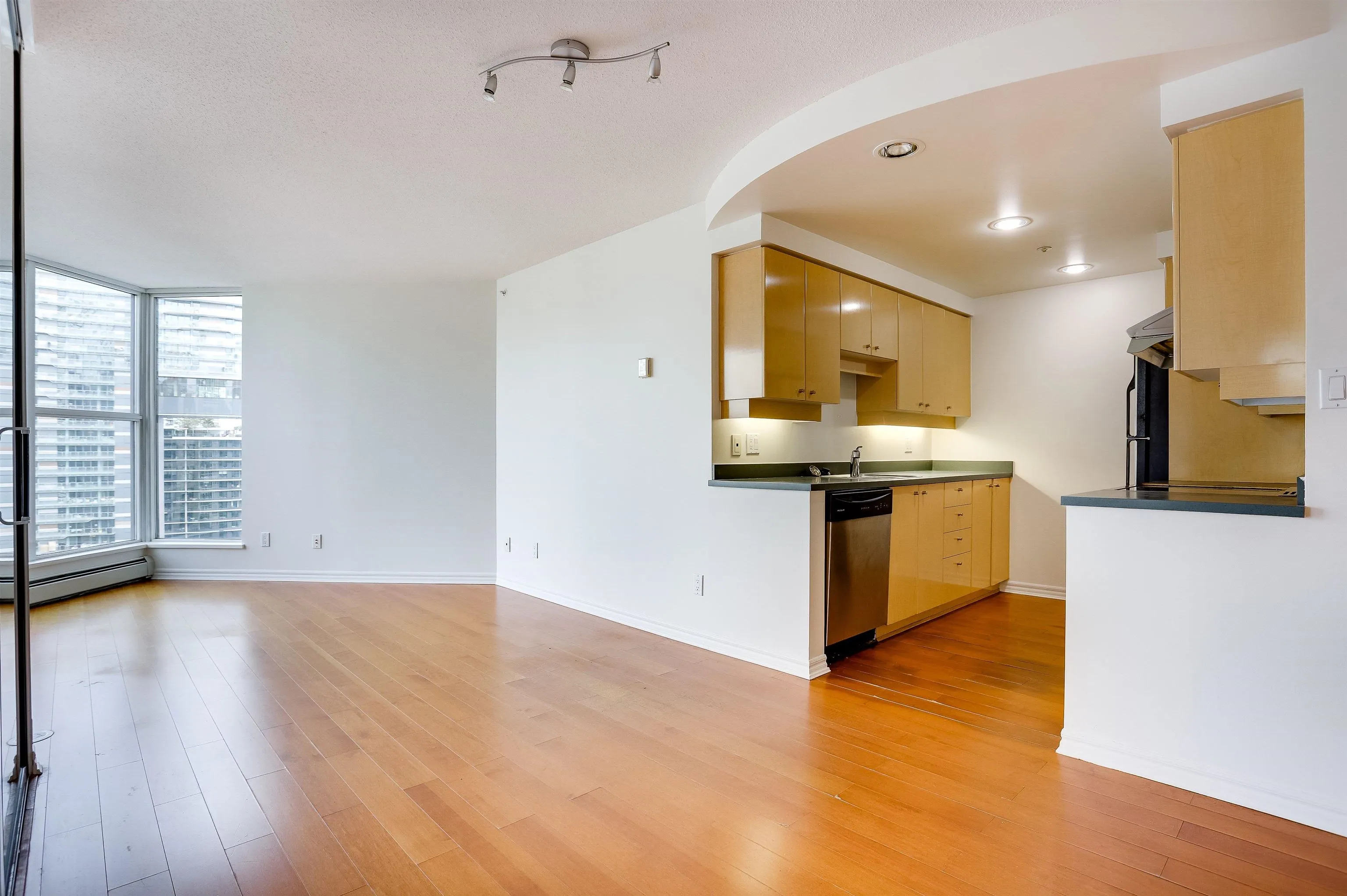 1009 Expo Boulevard #2008