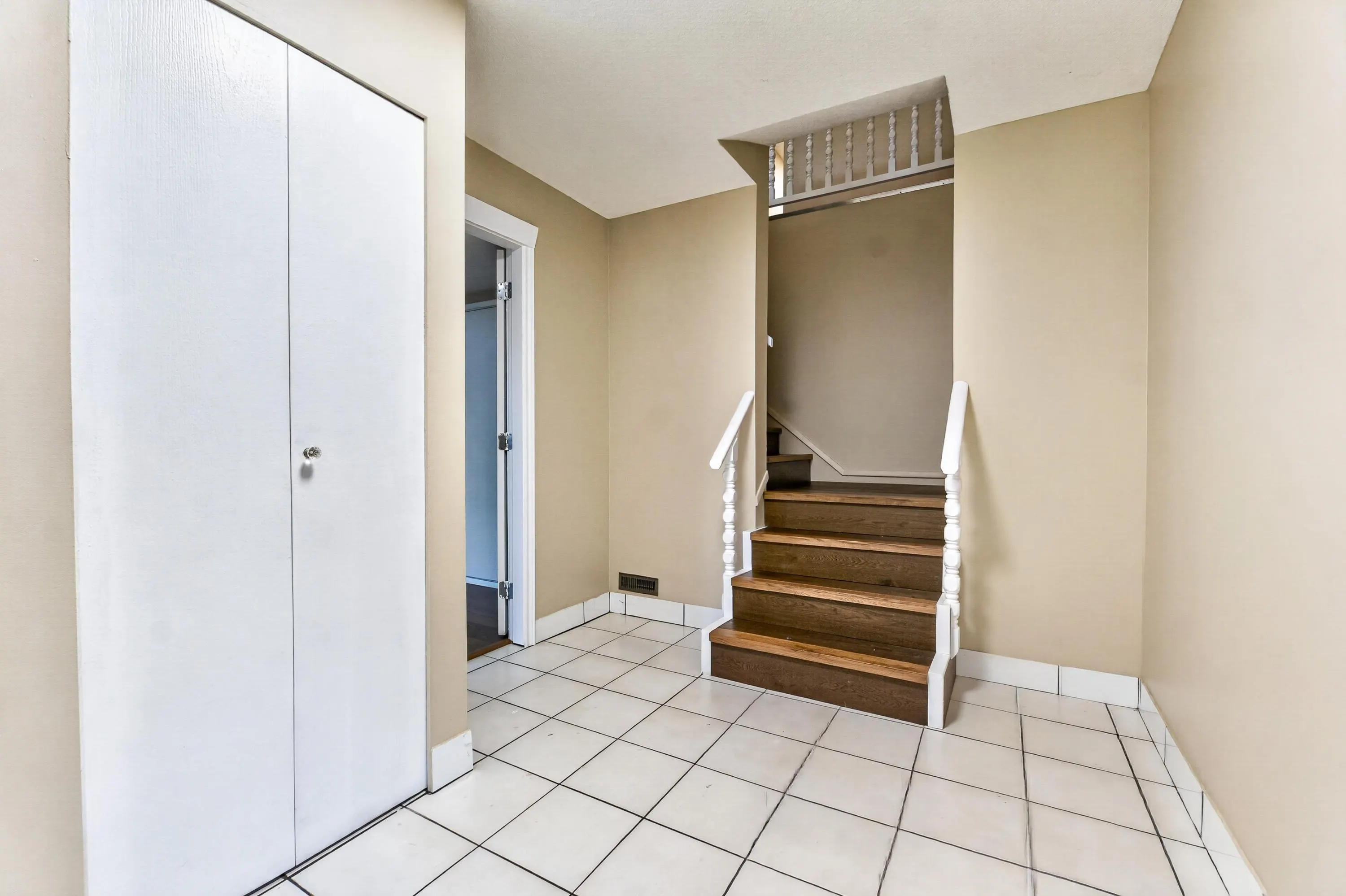 469 Laurentian Crescent