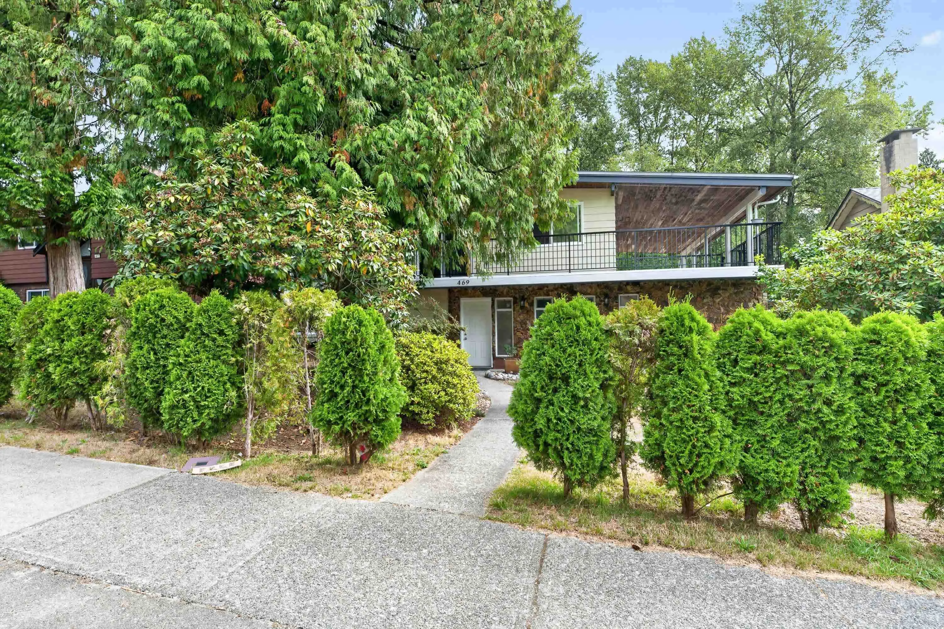 469 Laurentian Crescent