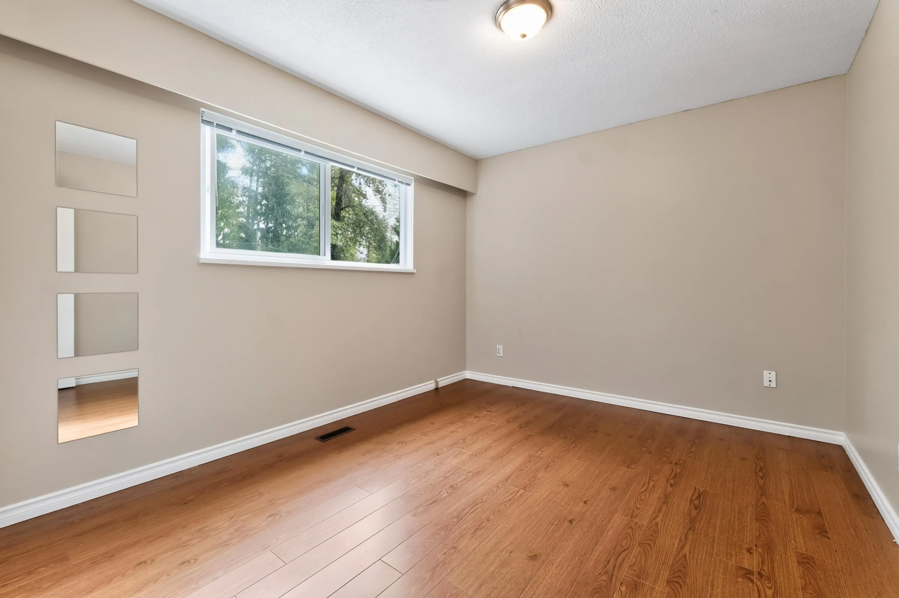 469 Laurentian Crescent