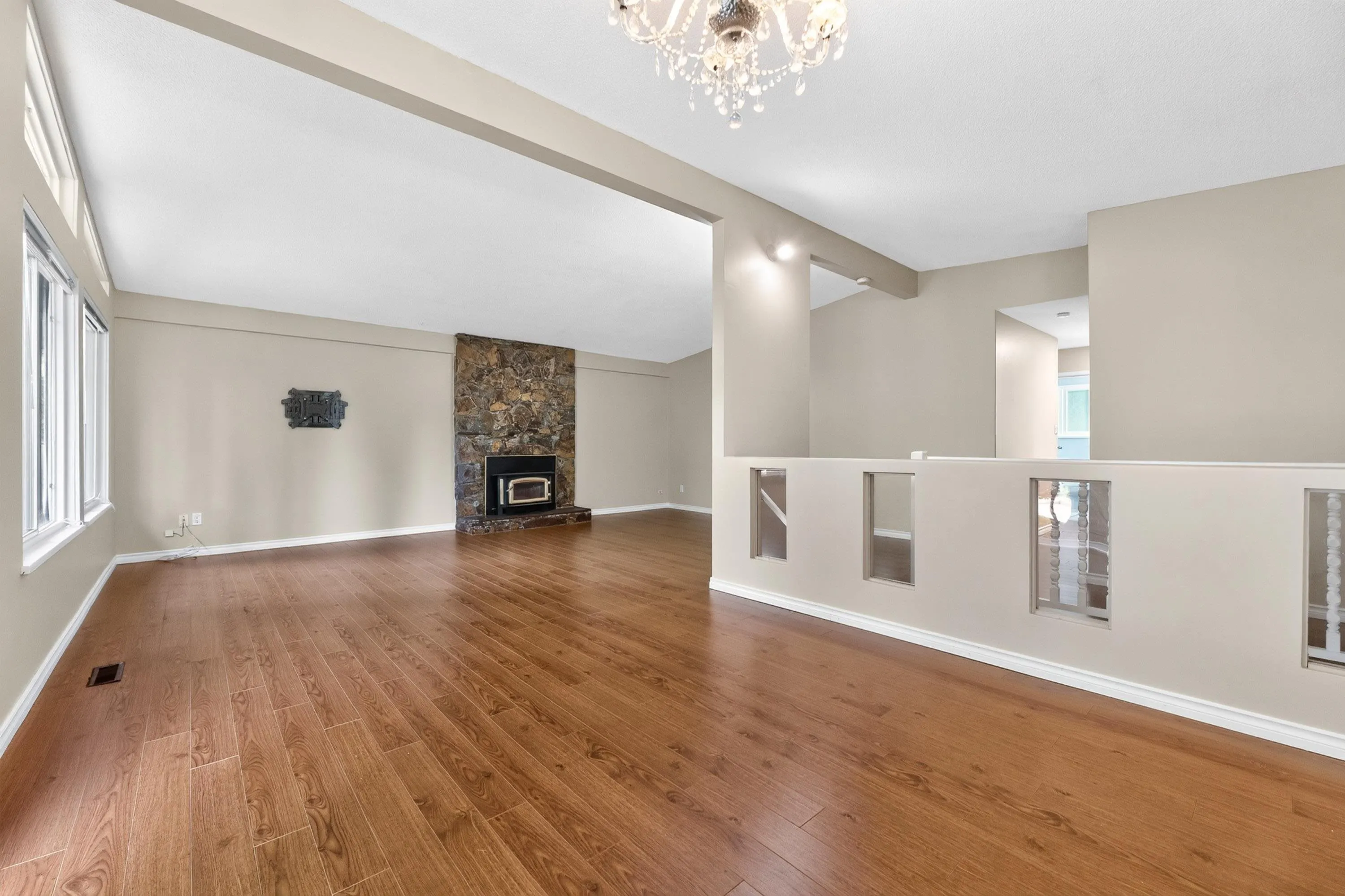 469 Laurentian Crescent
