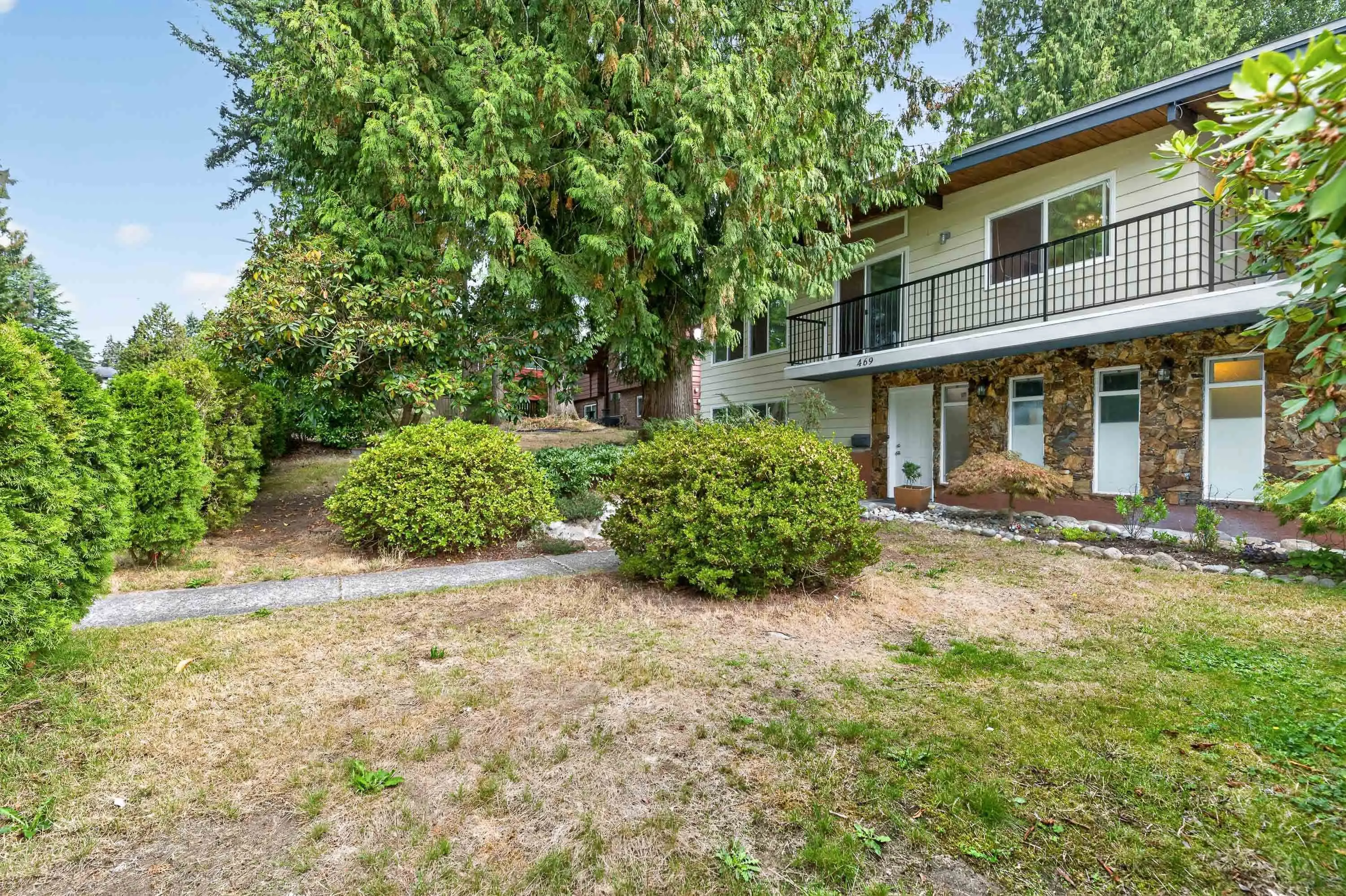 469 Laurentian Crescent