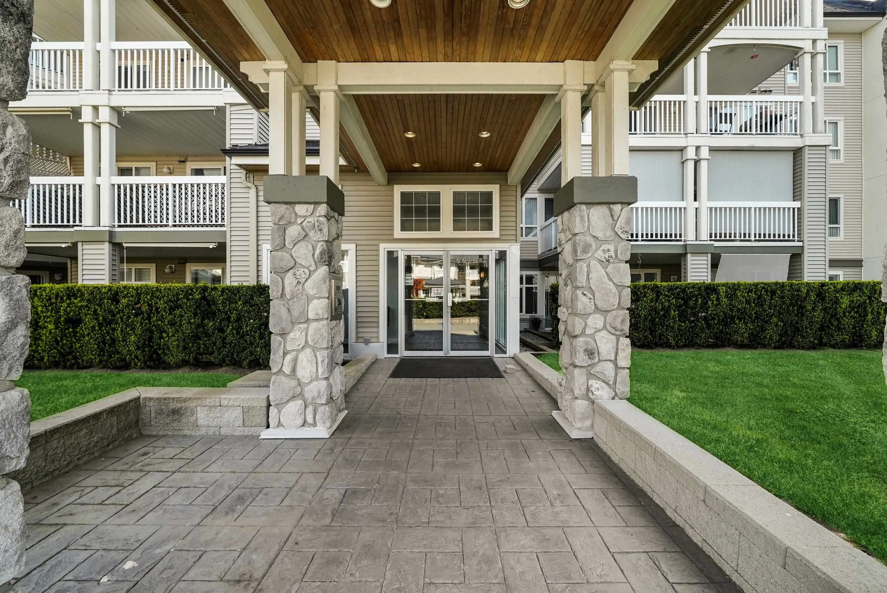 22022 49 Avenue #406