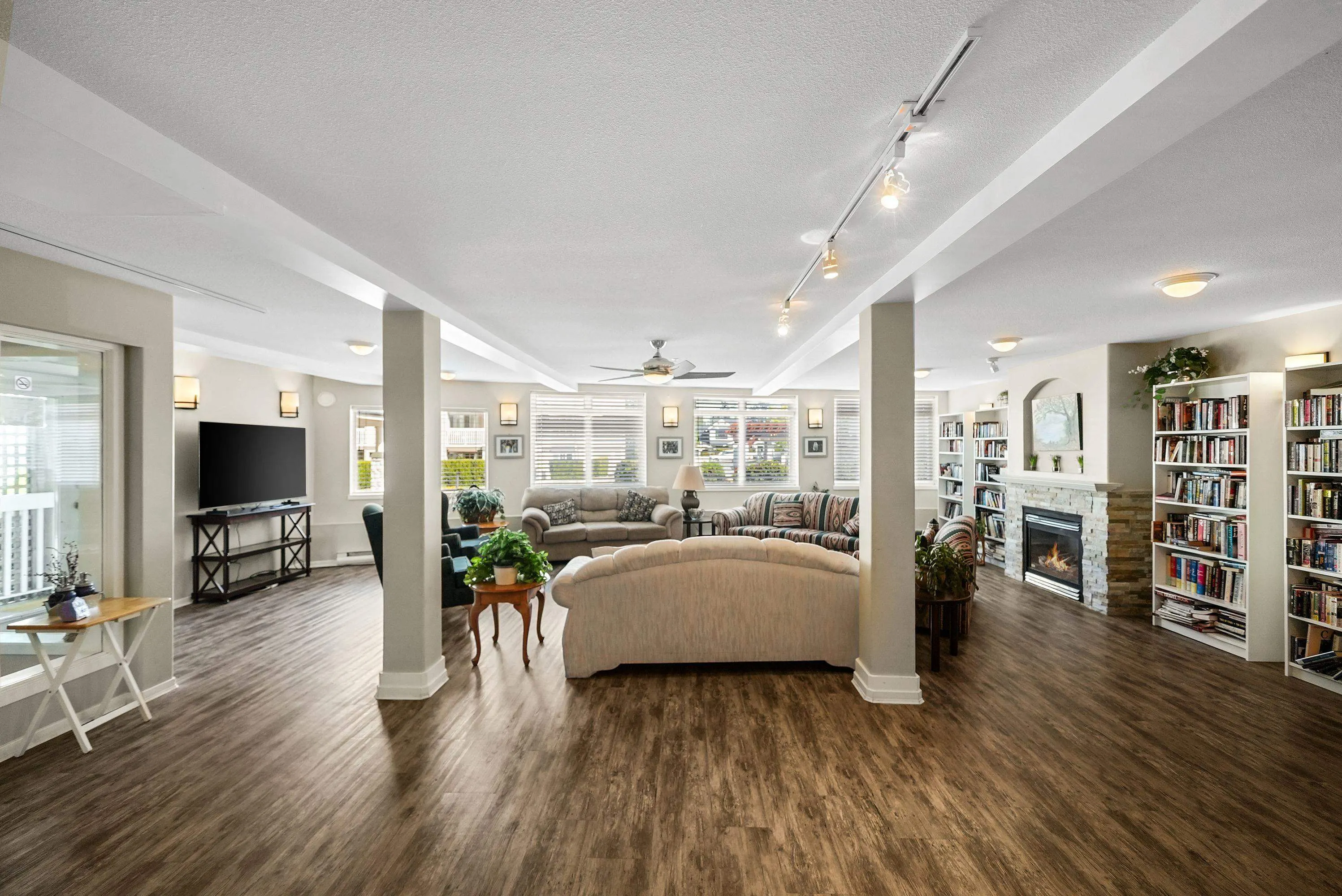 22022 49 Avenue #406
