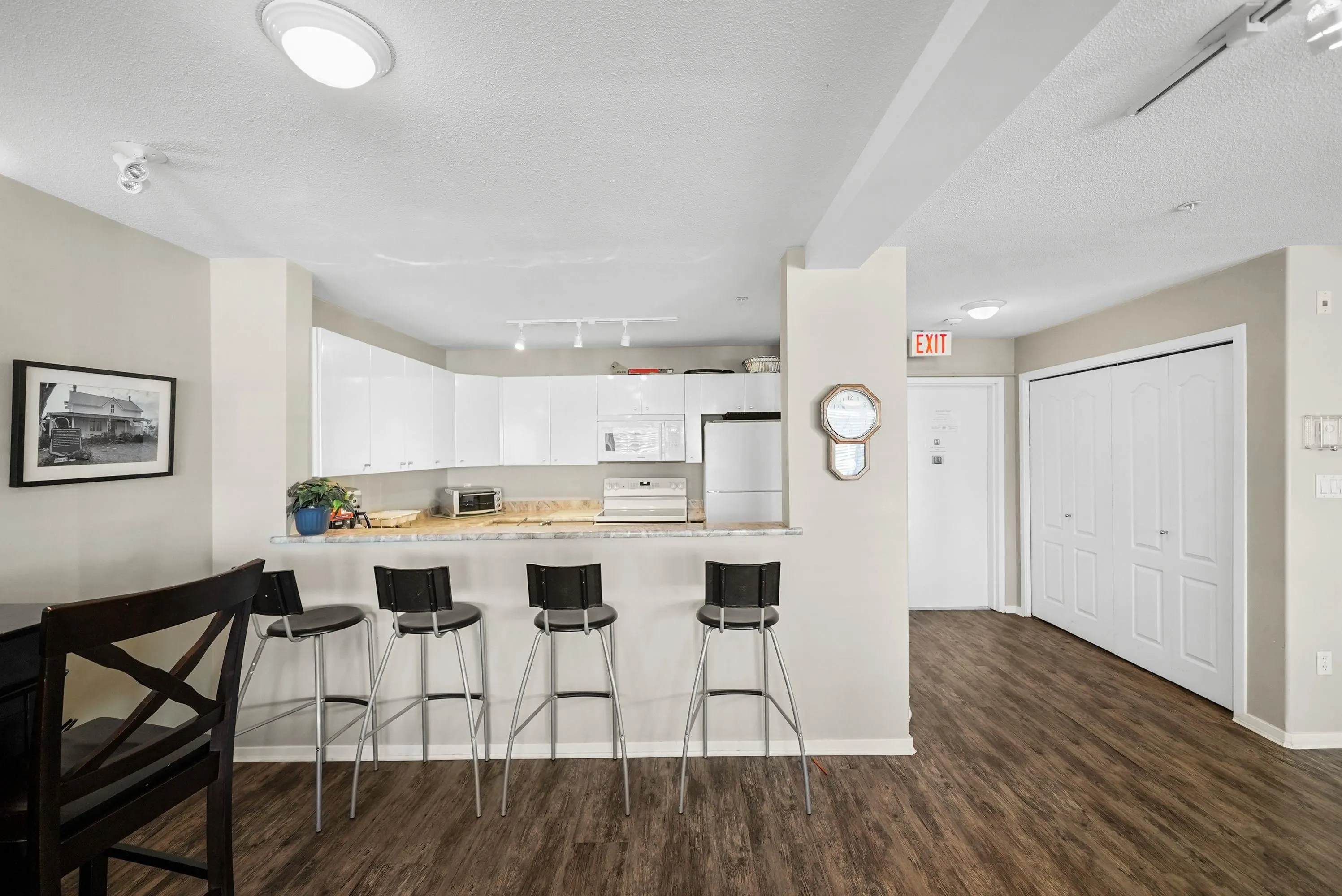 22022 49 Avenue #406
