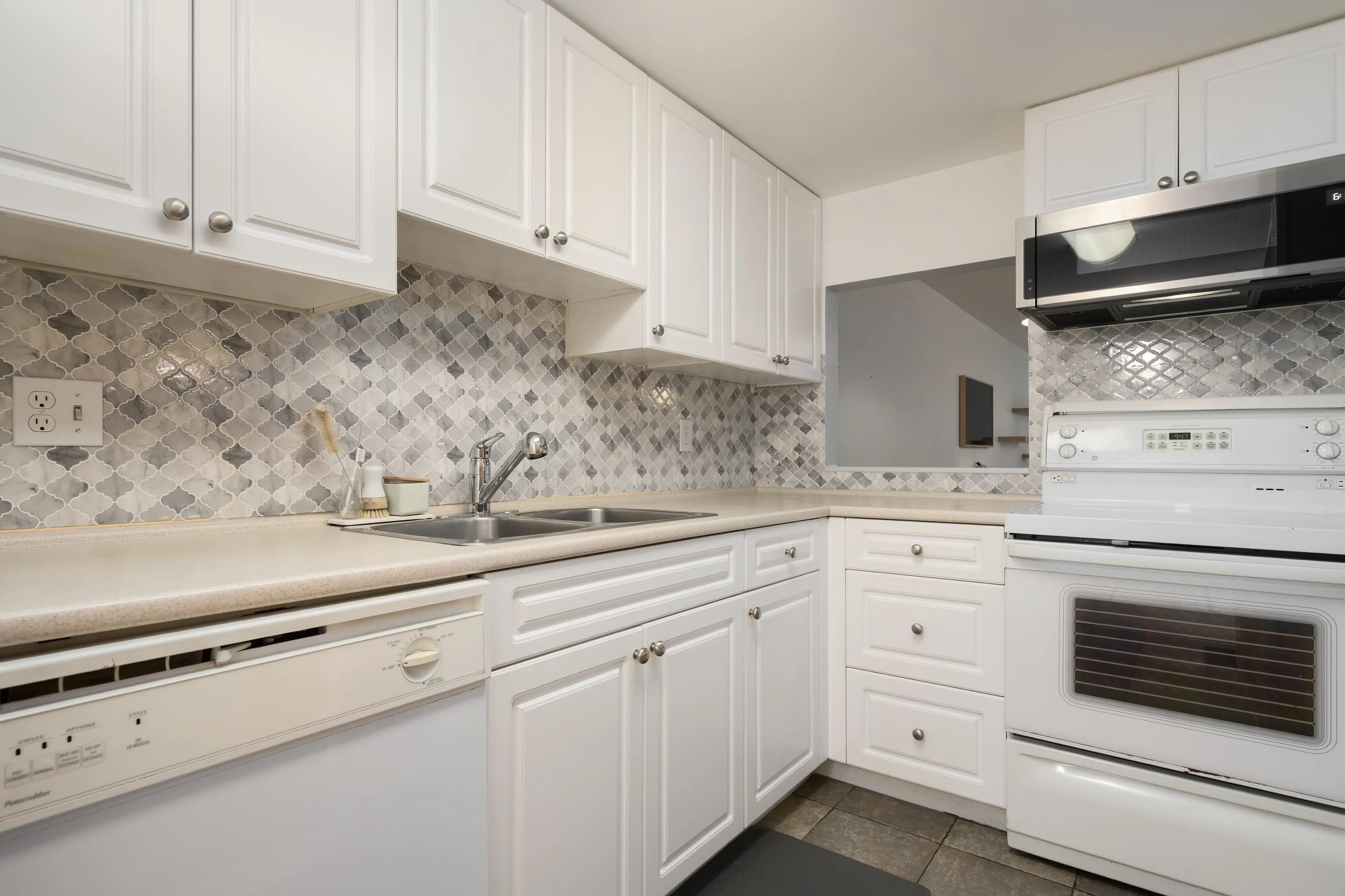 1477 Fountain Way #106