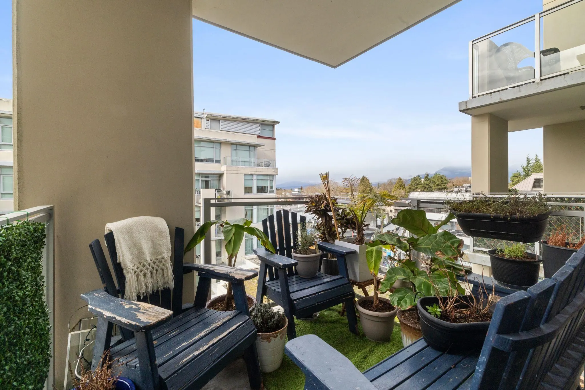 2228 W Broadway #608