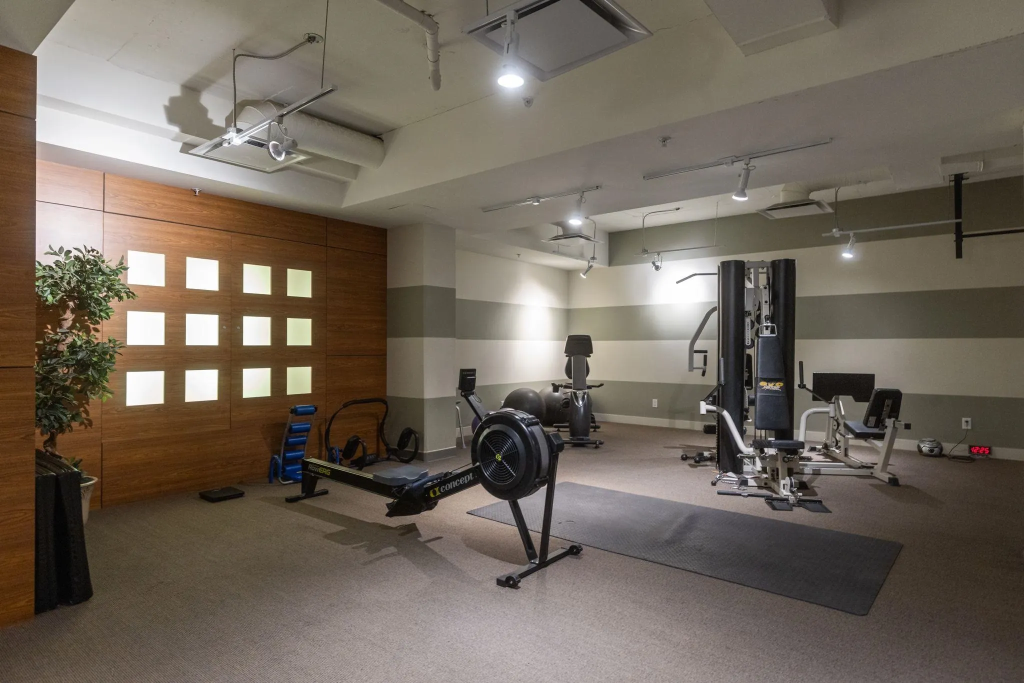 2228 W Broadway #608