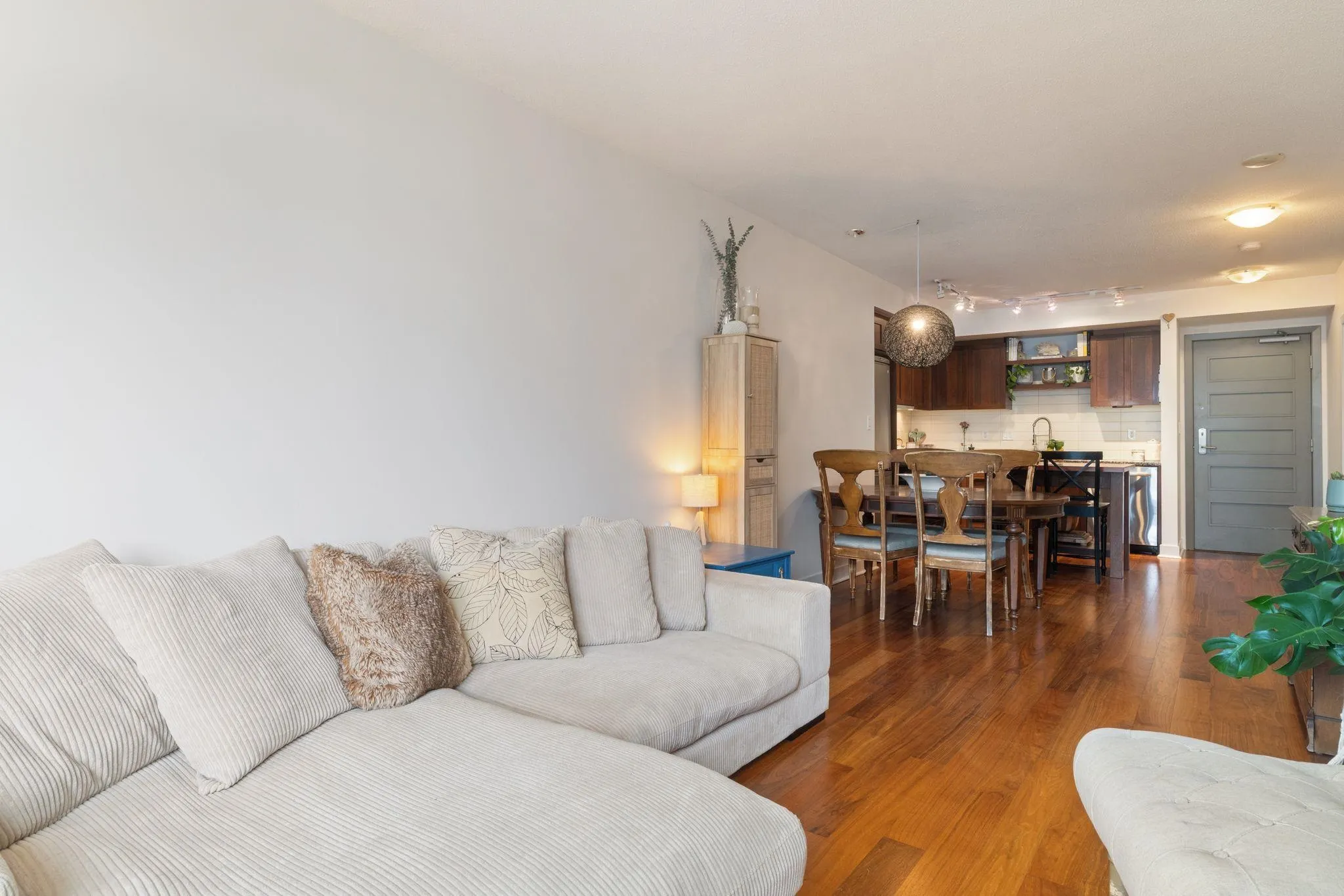 2228 W Broadway #608
