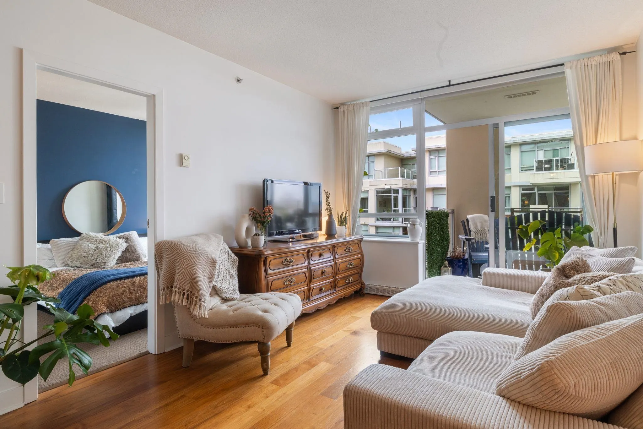 2228 W Broadway #608