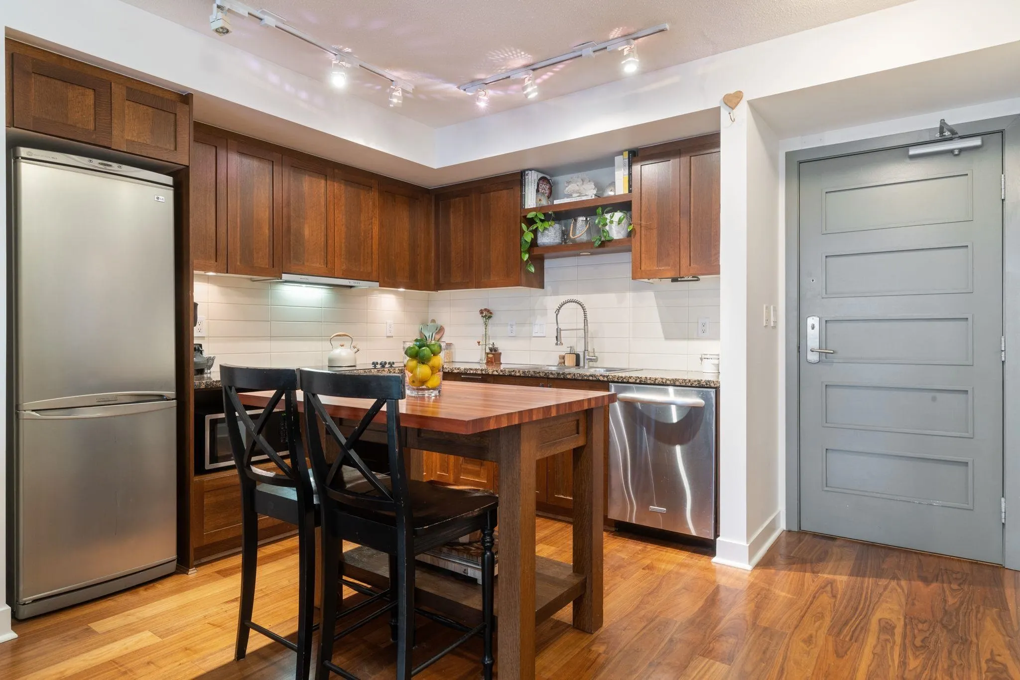2228 W Broadway #608
