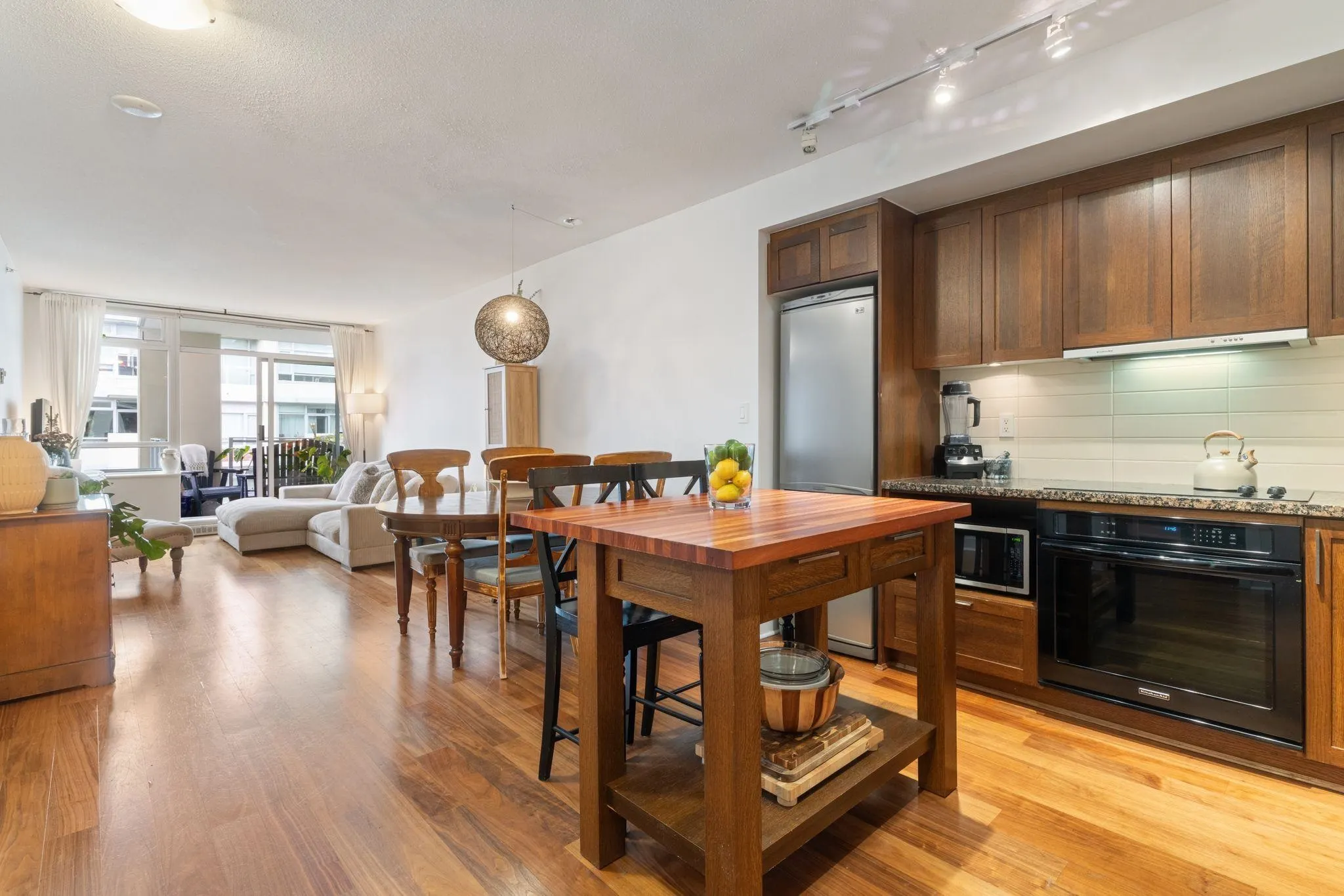 2228 W Broadway #608