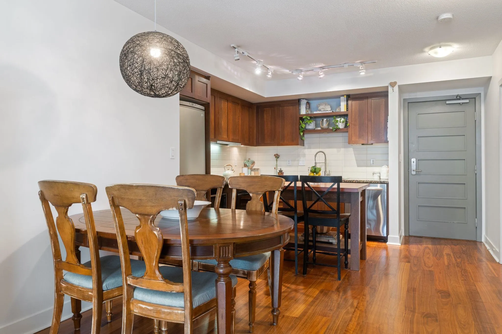 2228 W Broadway #608