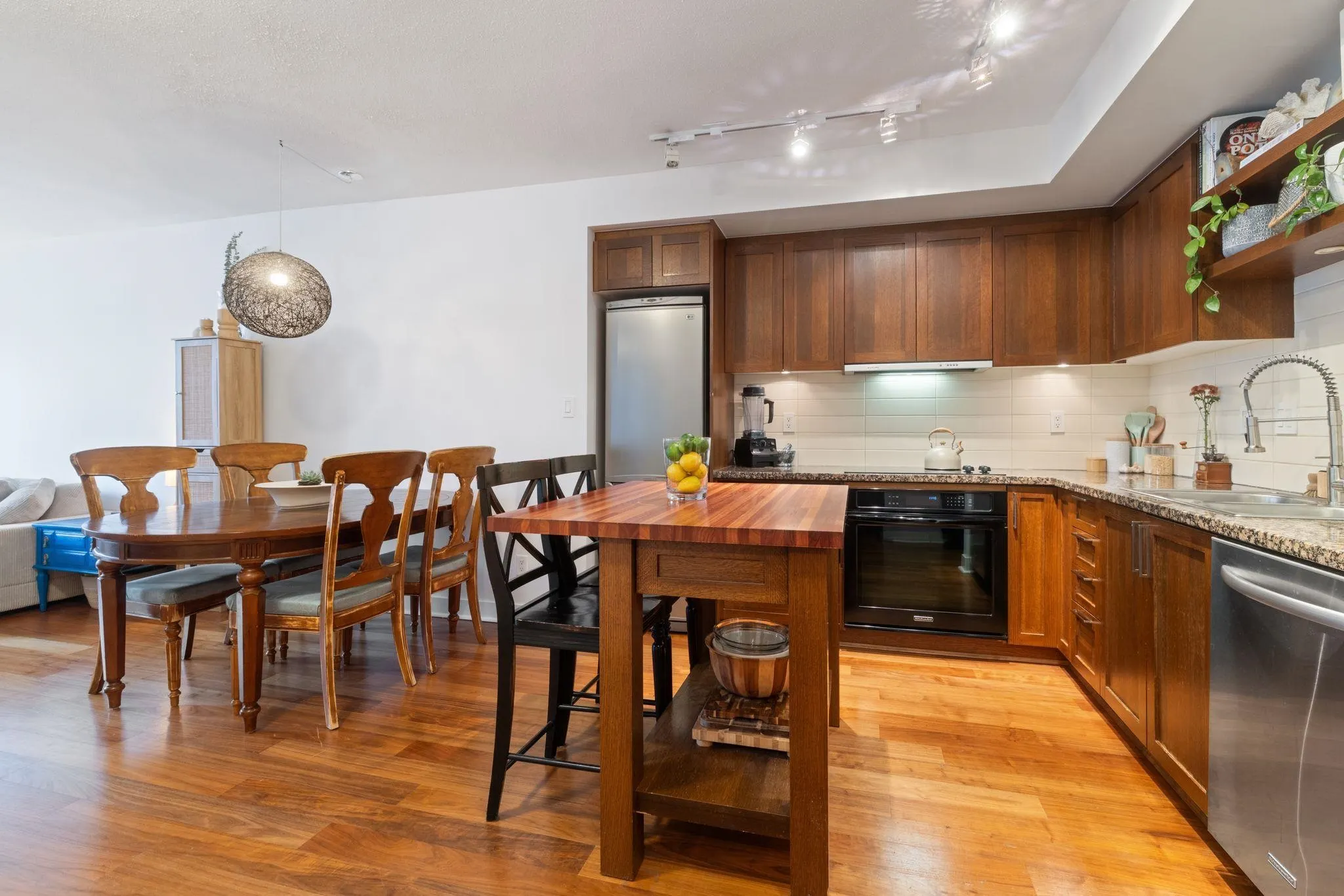 2228 W Broadway #608
