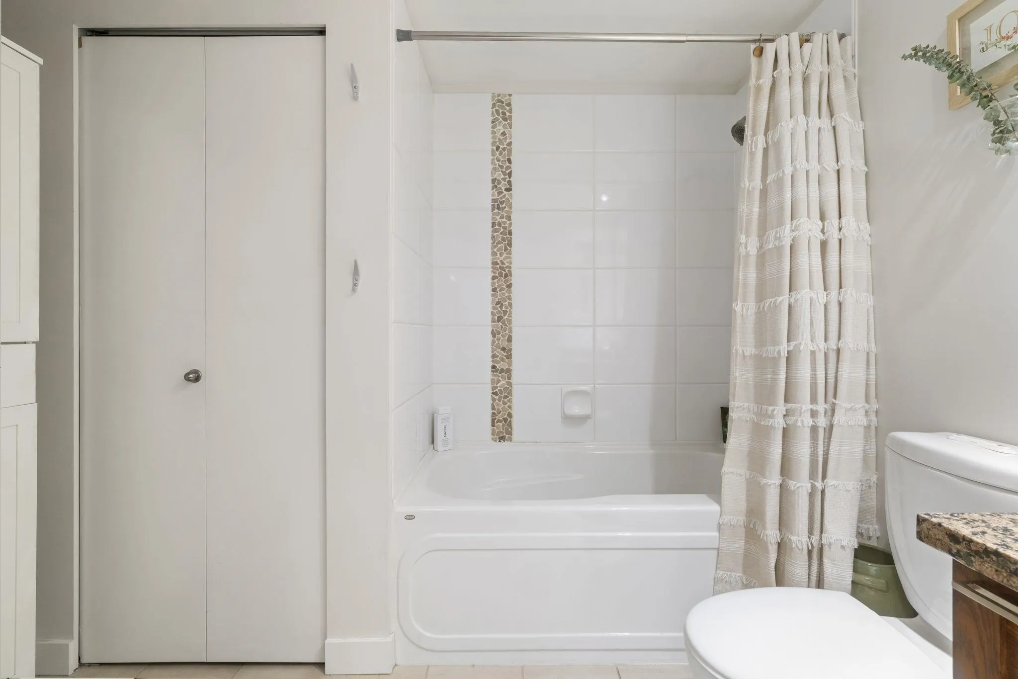 2228 W Broadway #608