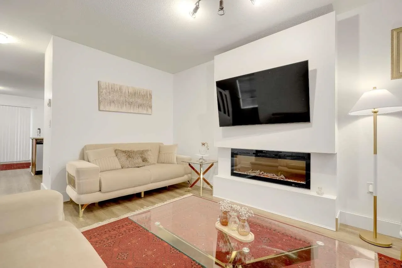 16177 83 Avenue #110