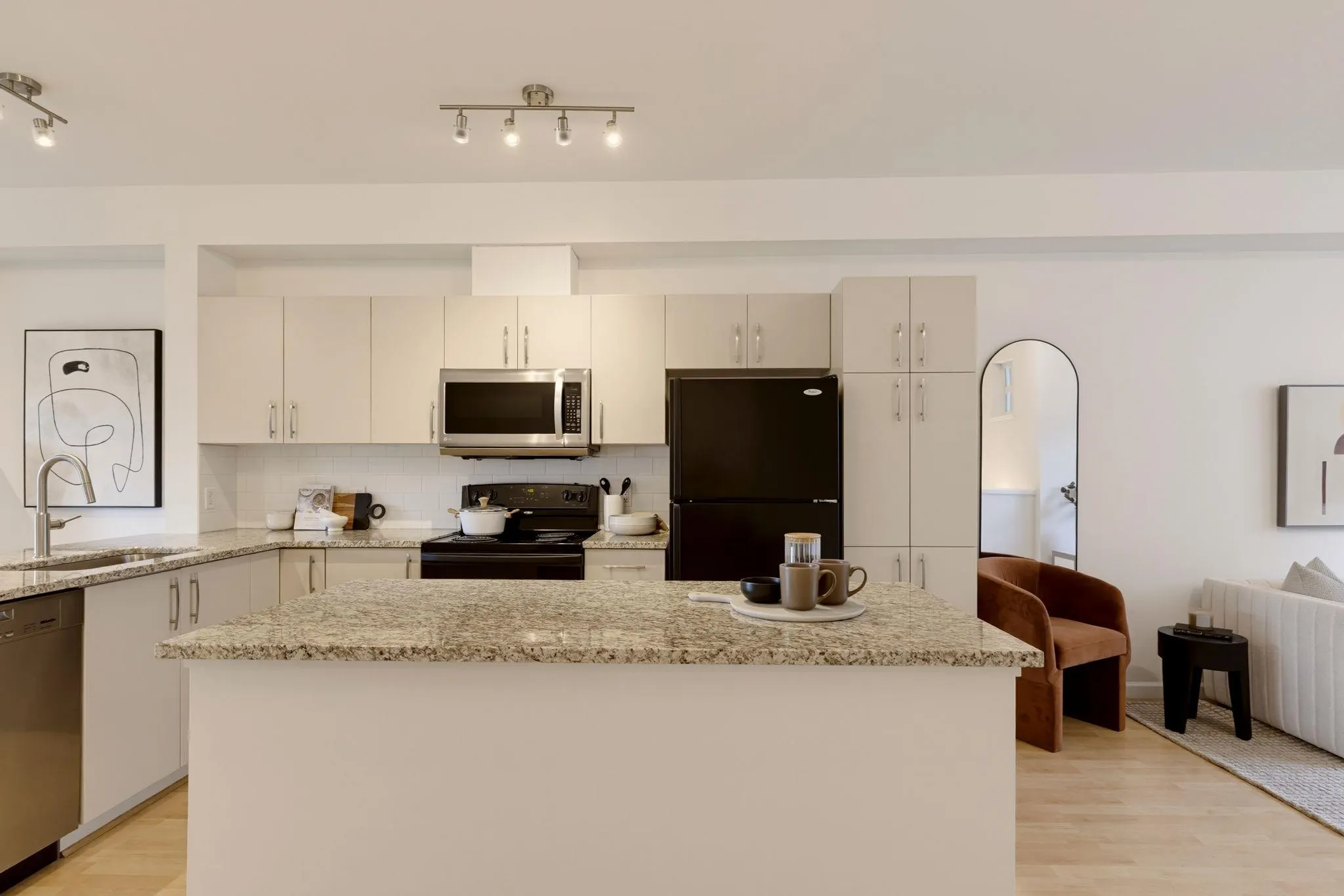 935 Ewen Avenue #79