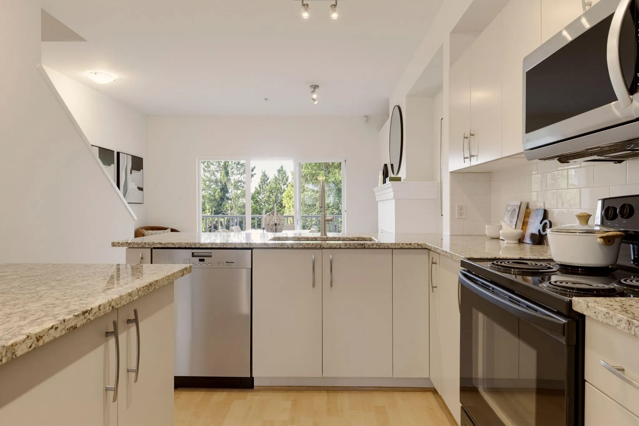 935 Ewen Avenue #79