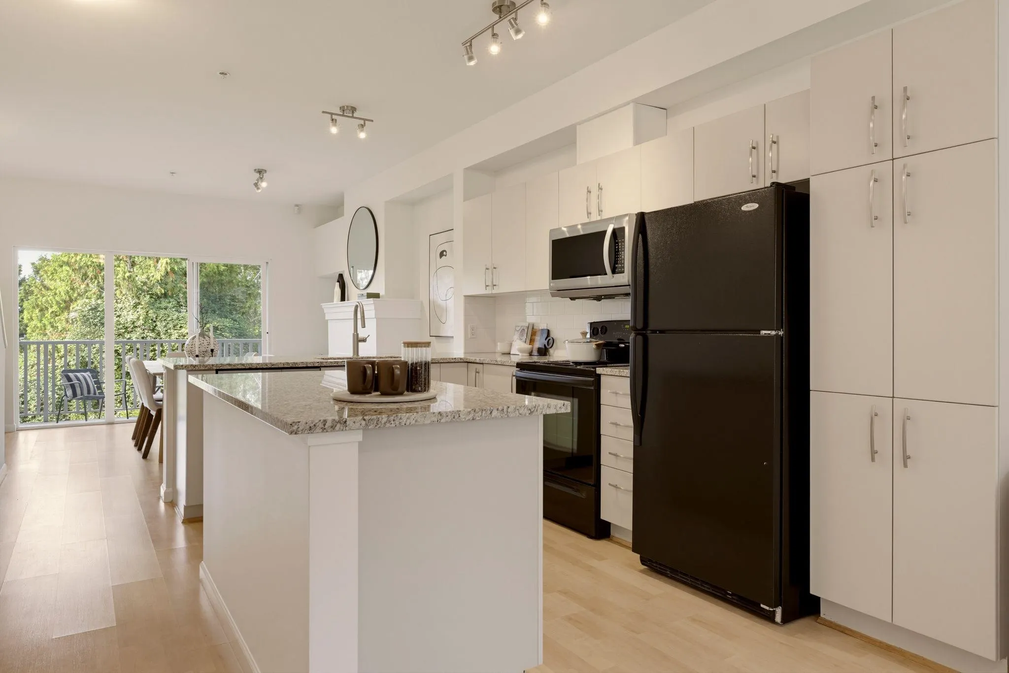 935 Ewen Avenue #79
