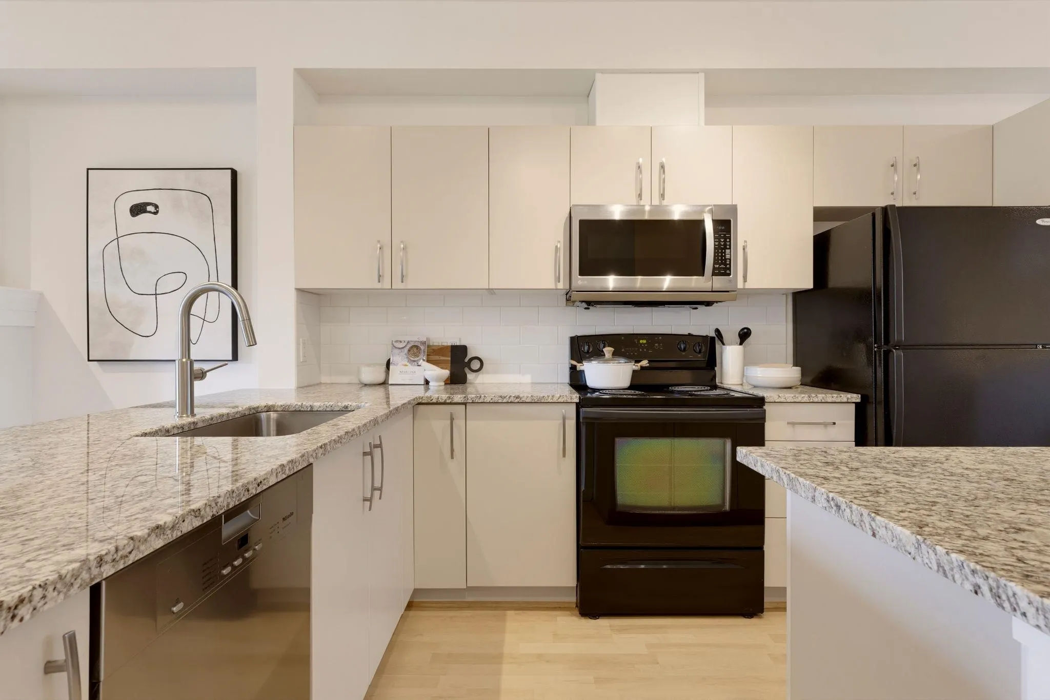 935 Ewen Avenue #79