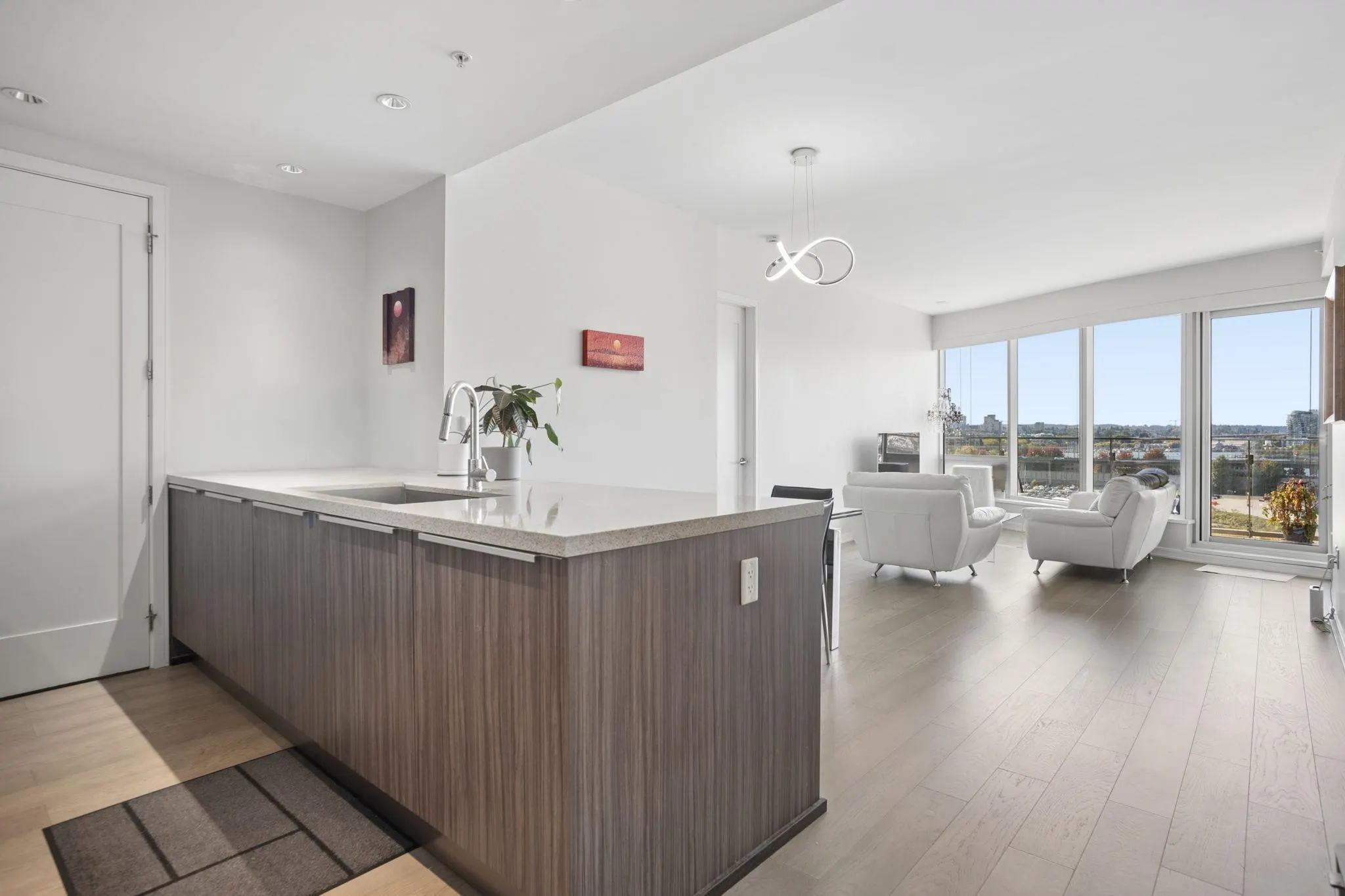 181 W 1st Avenue #906