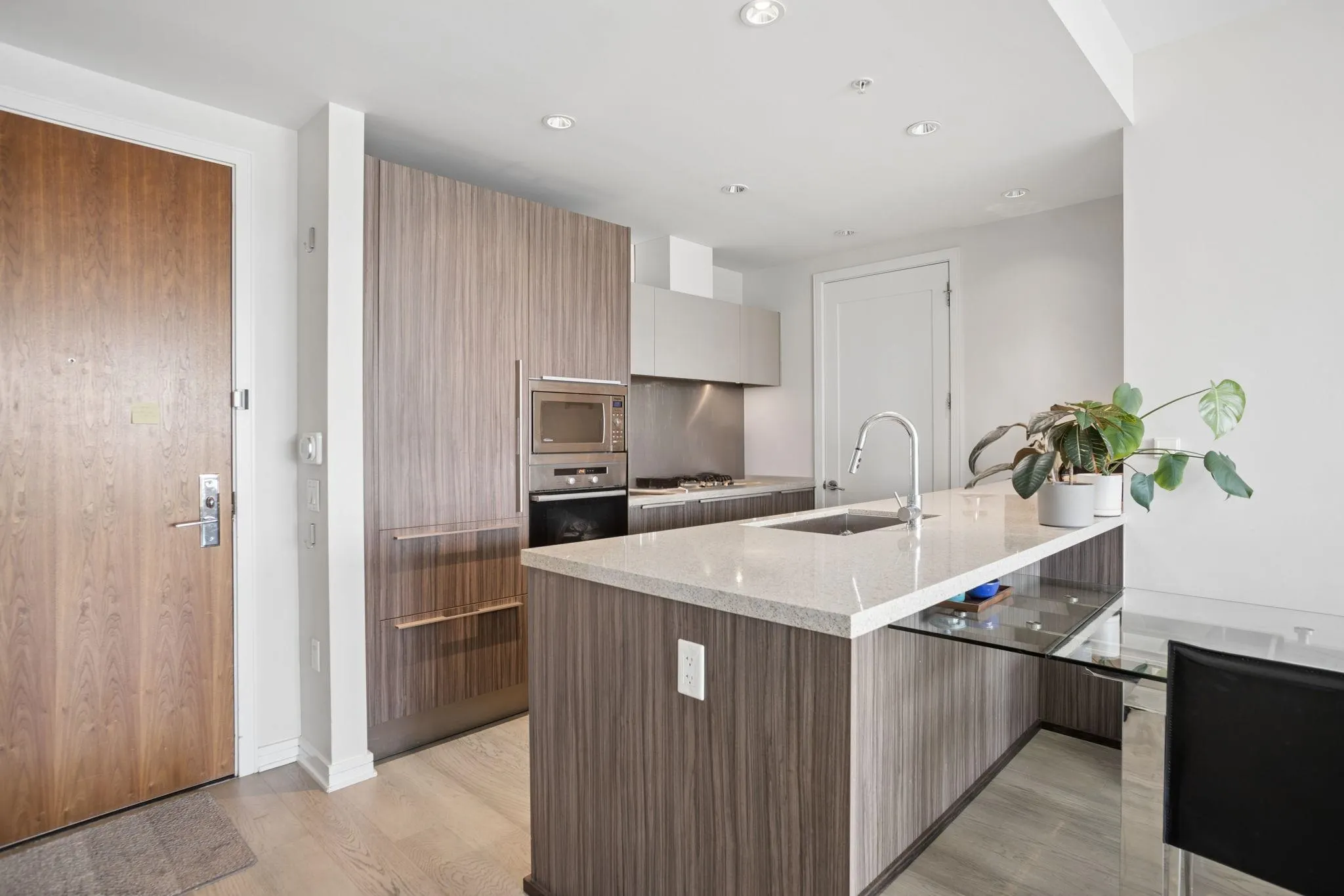 181 W 1st Avenue #906