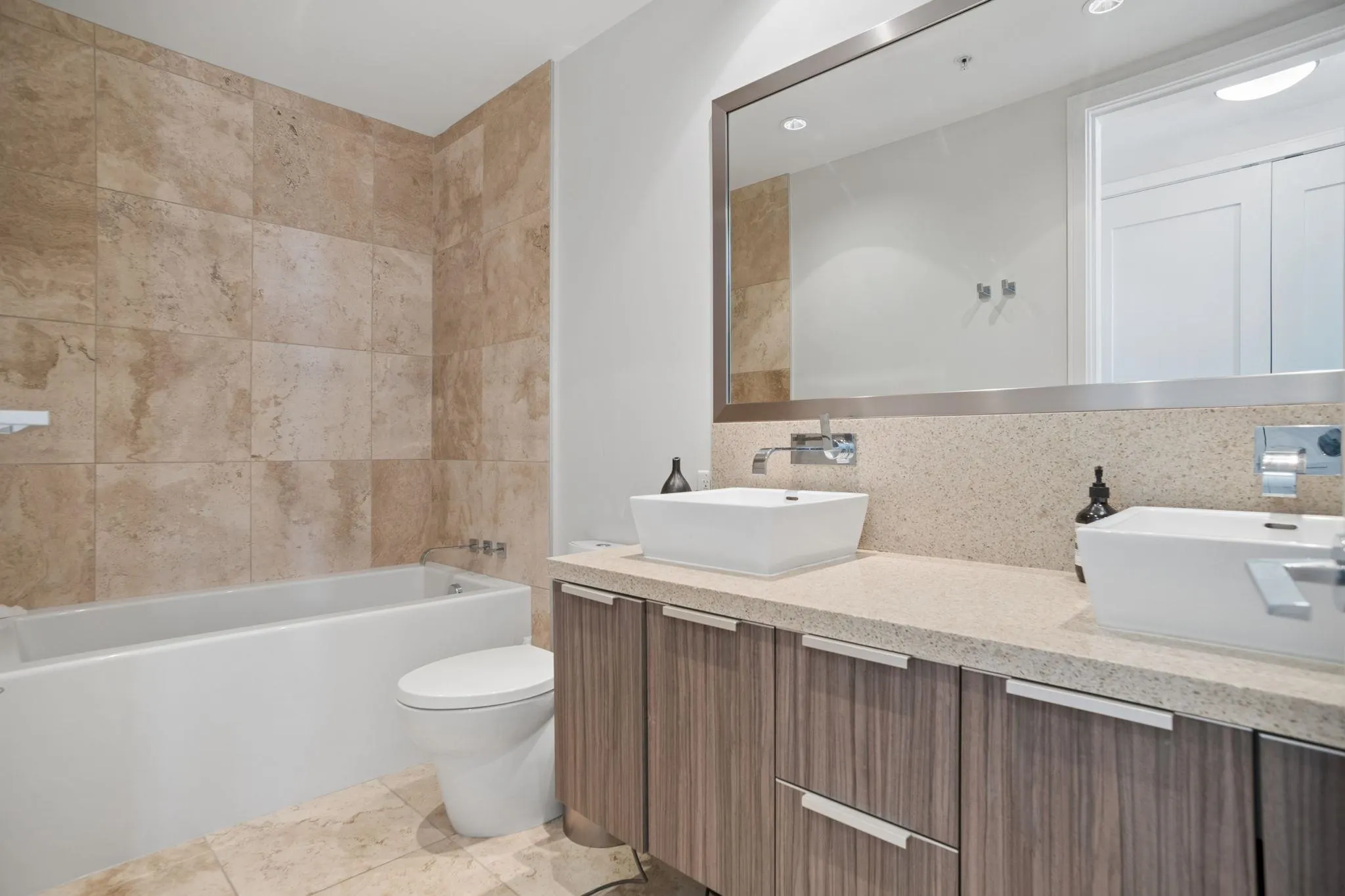181 W 1st Avenue #906