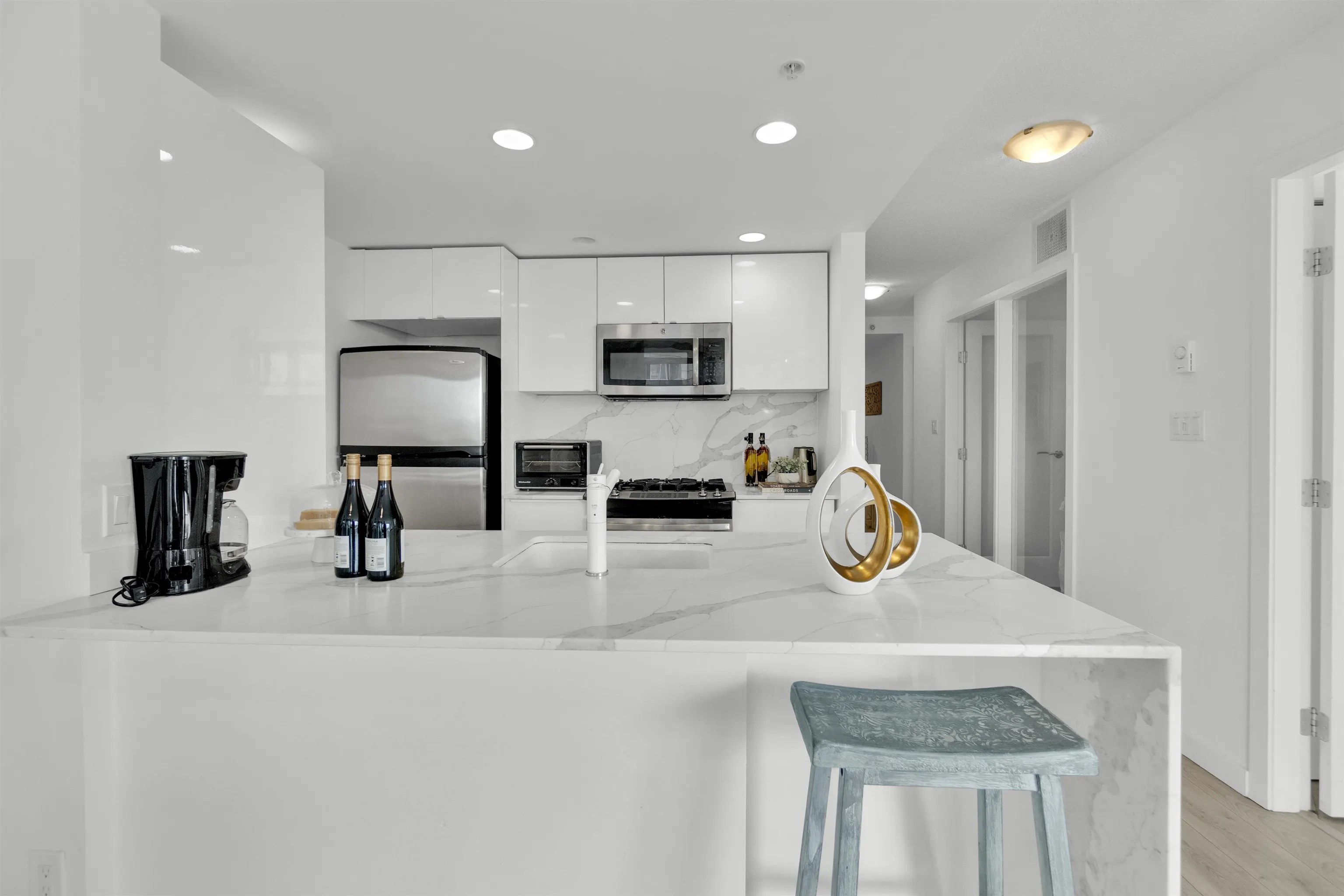 455 Beach Crescent #502
