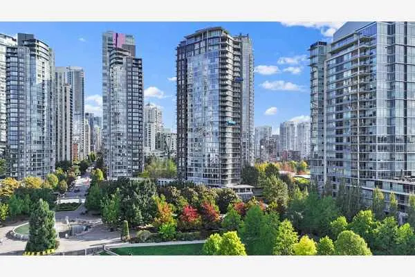 455 Beach Crescent #502